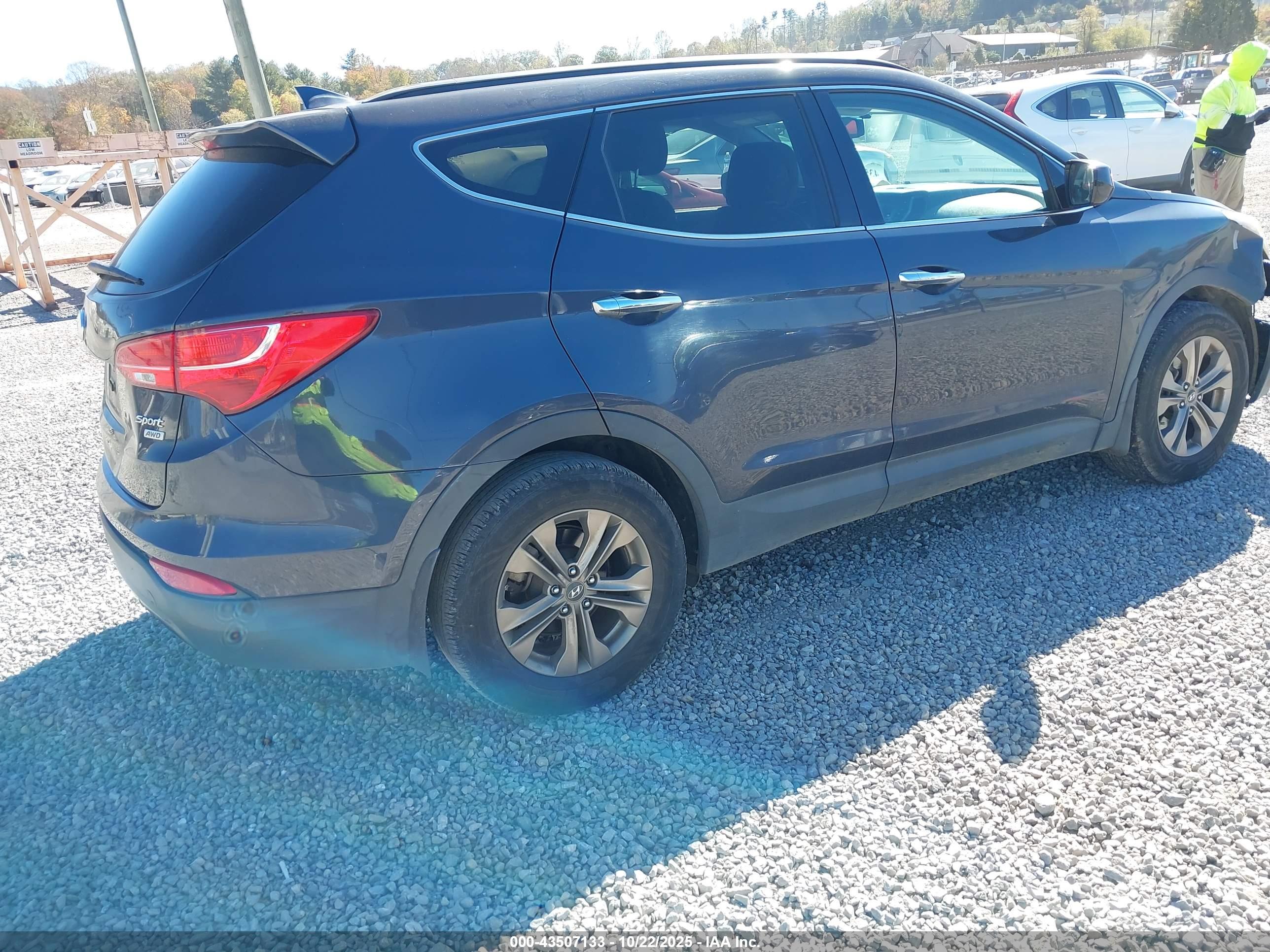 HYUNDAI SANTA image 4