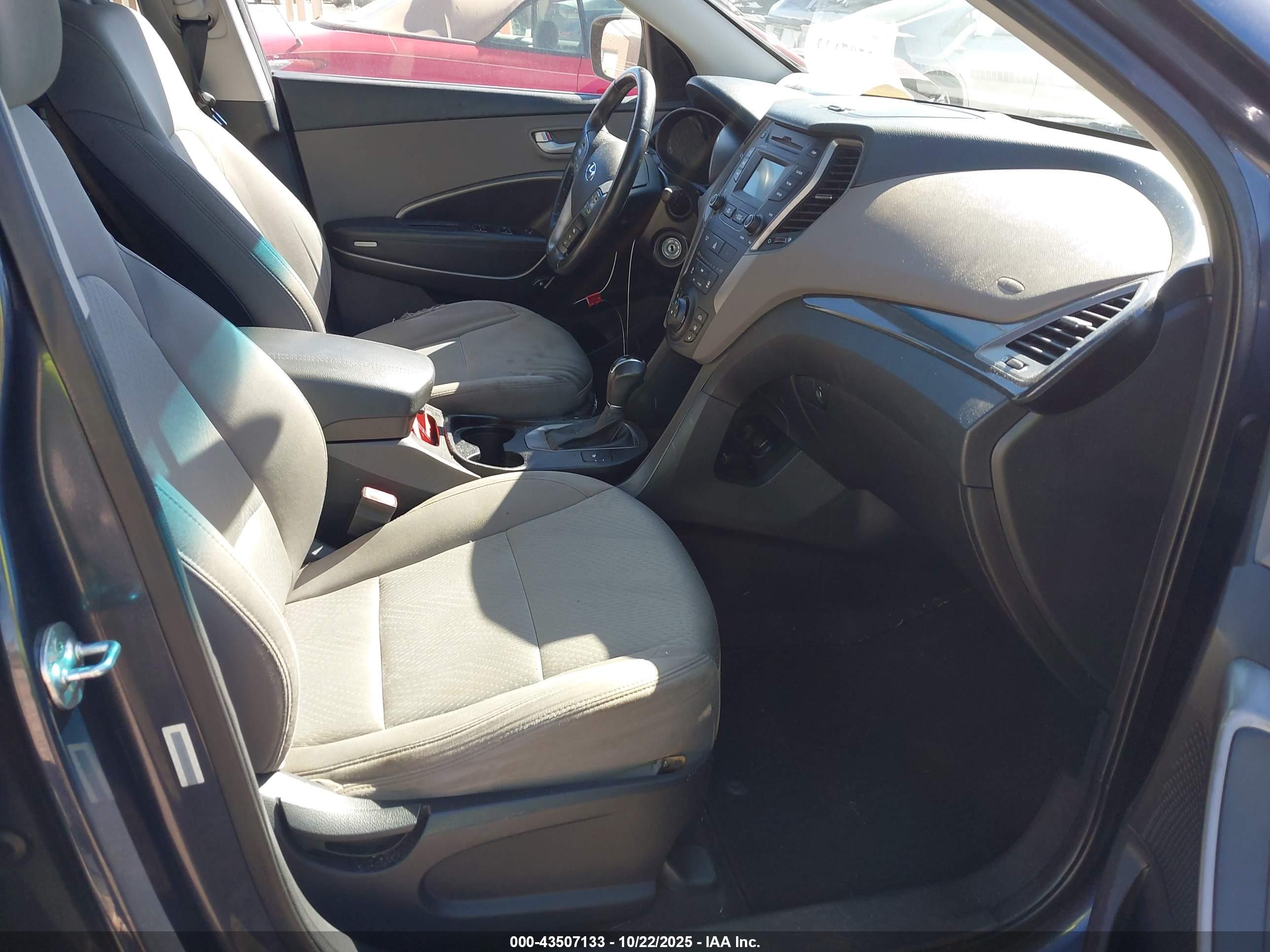 HYUNDAI SANTA image 5