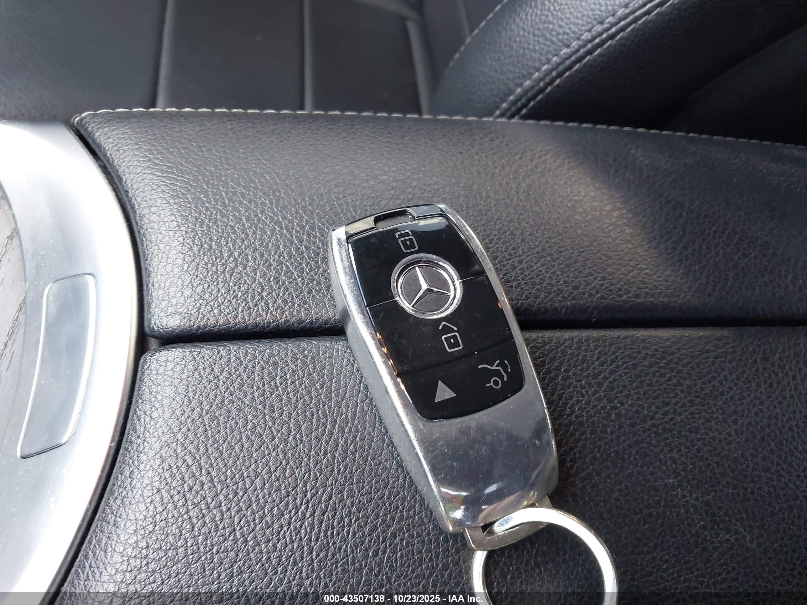 MERCEDES-BENZ C image 11