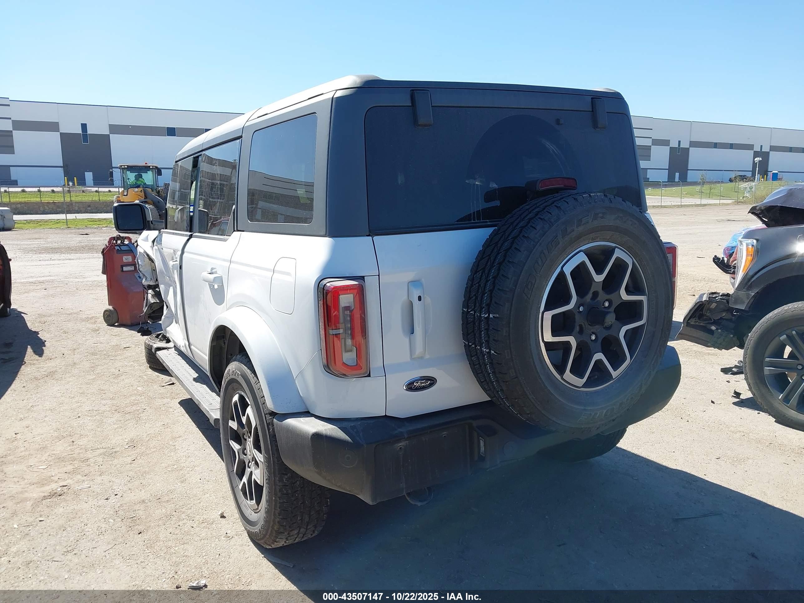 FORD BRONCO image 3