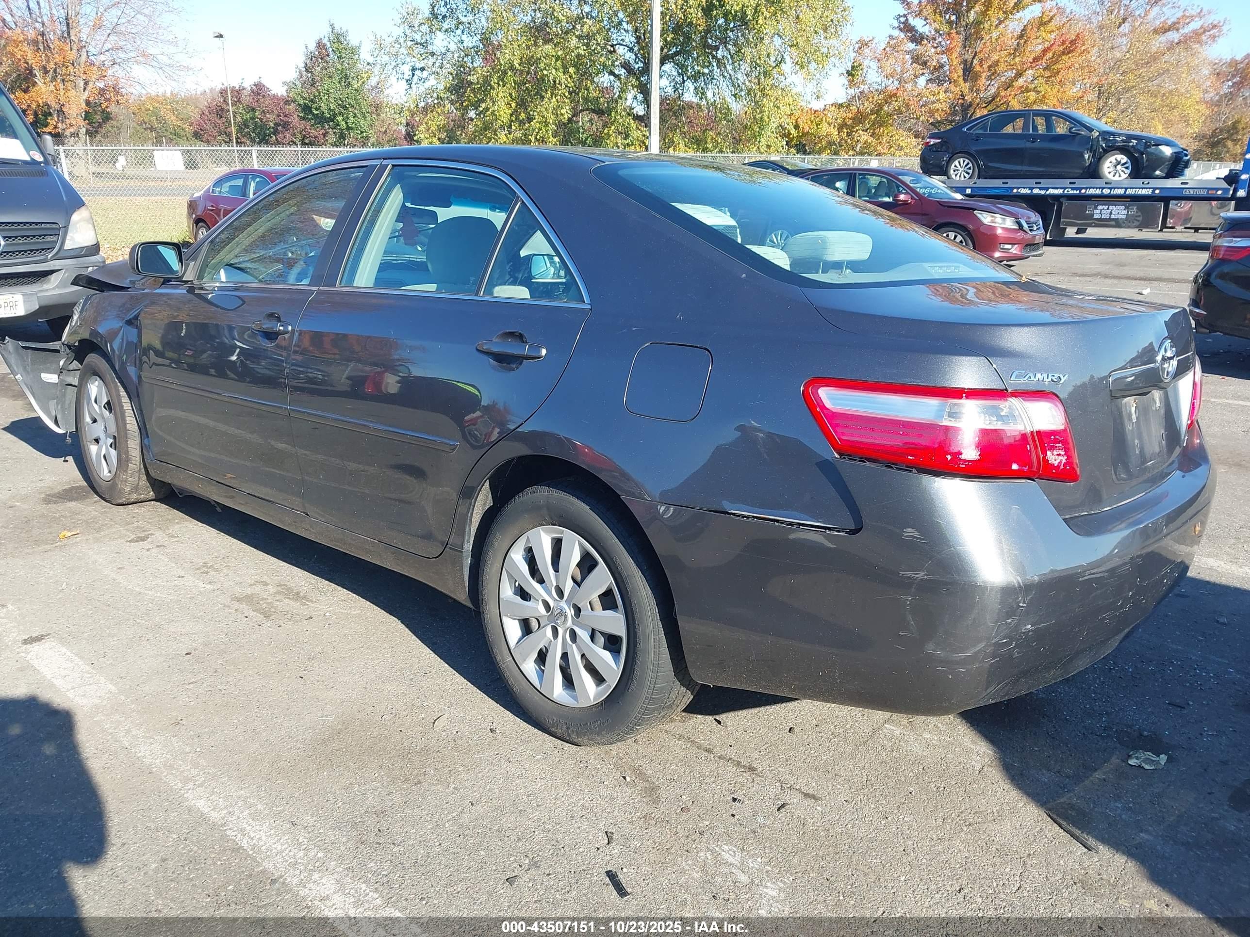 TOYOTA CAMRY image 3