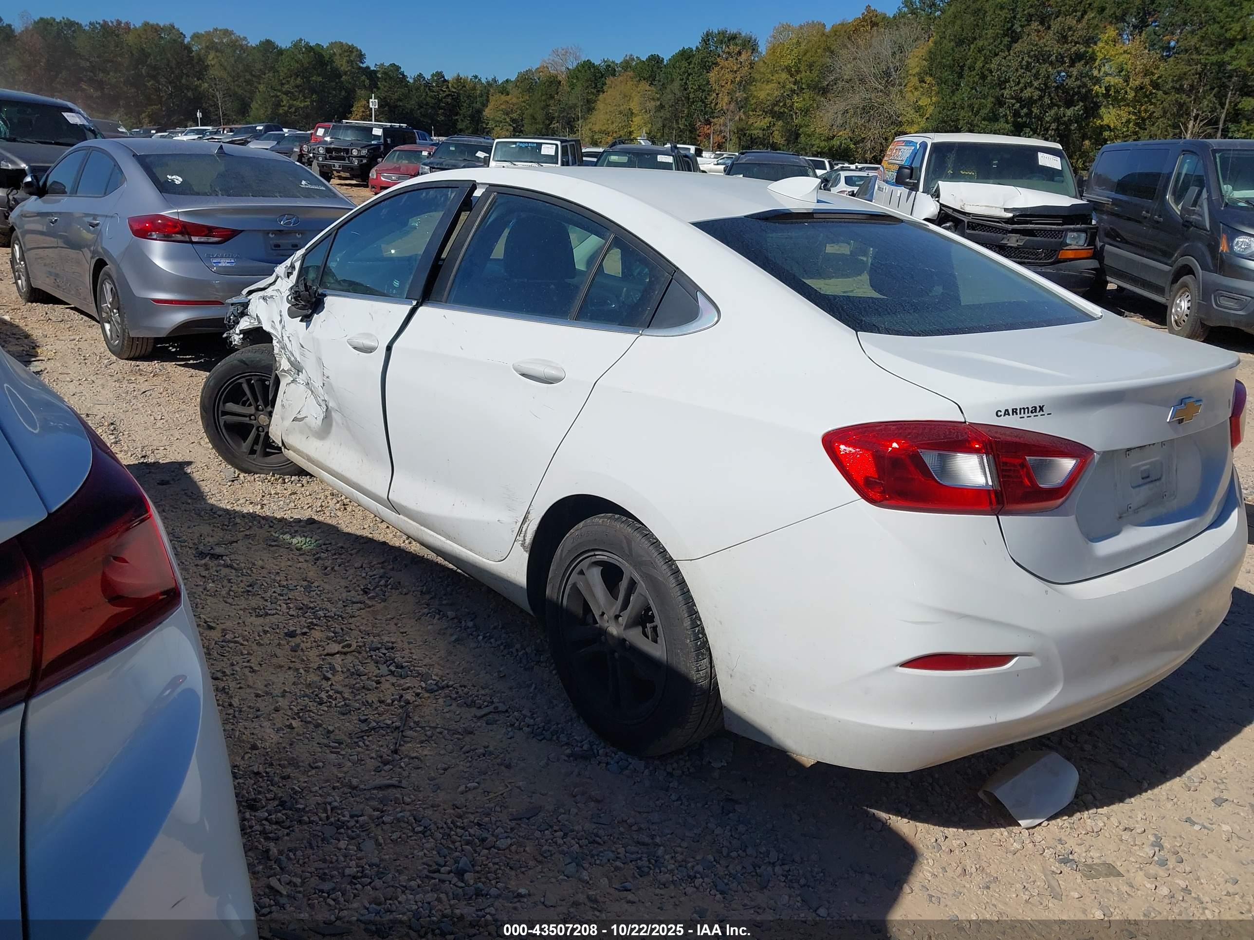 CHEVROLET CRUZE image 3