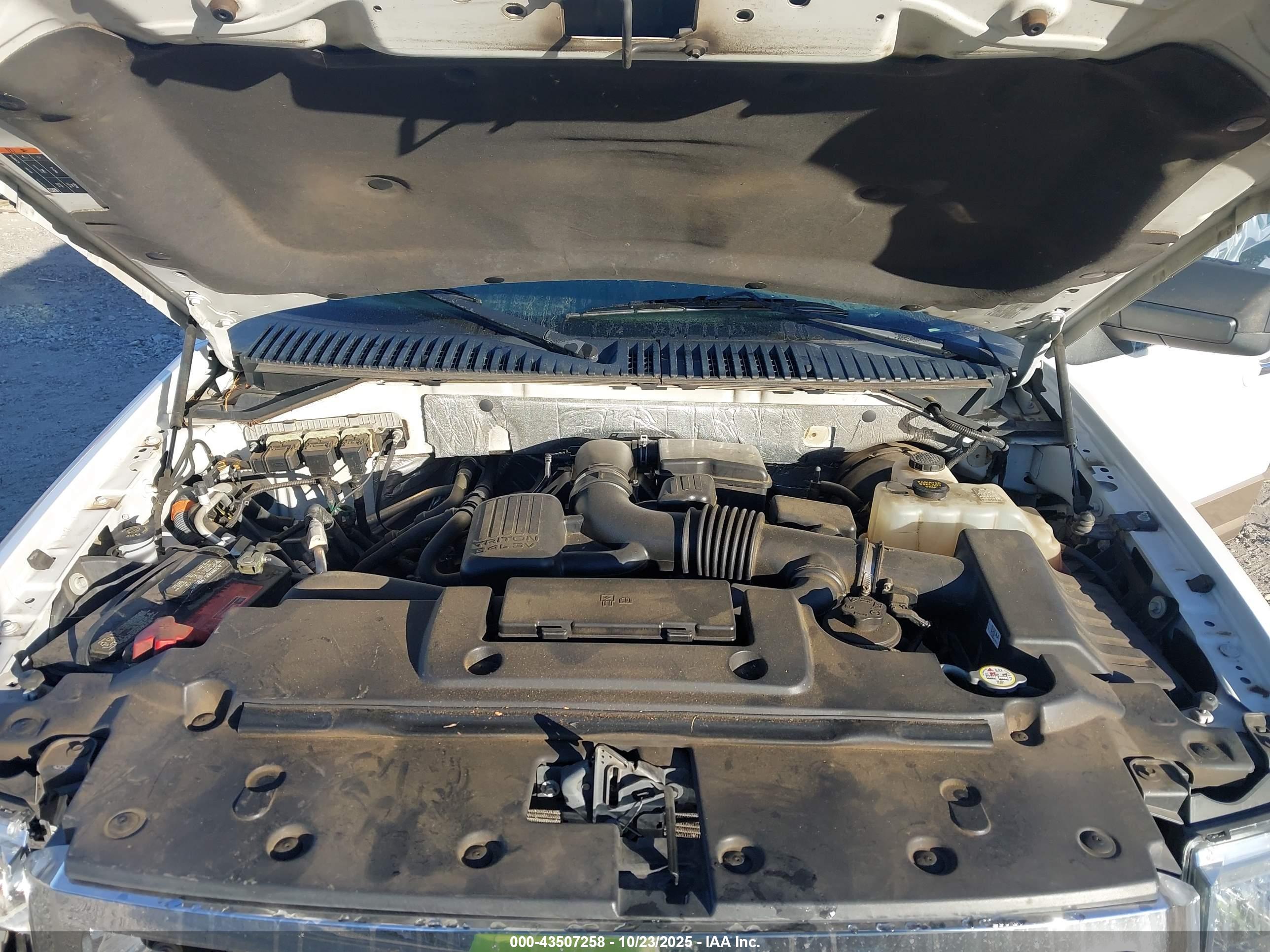 FORD EXPEDITION image 10