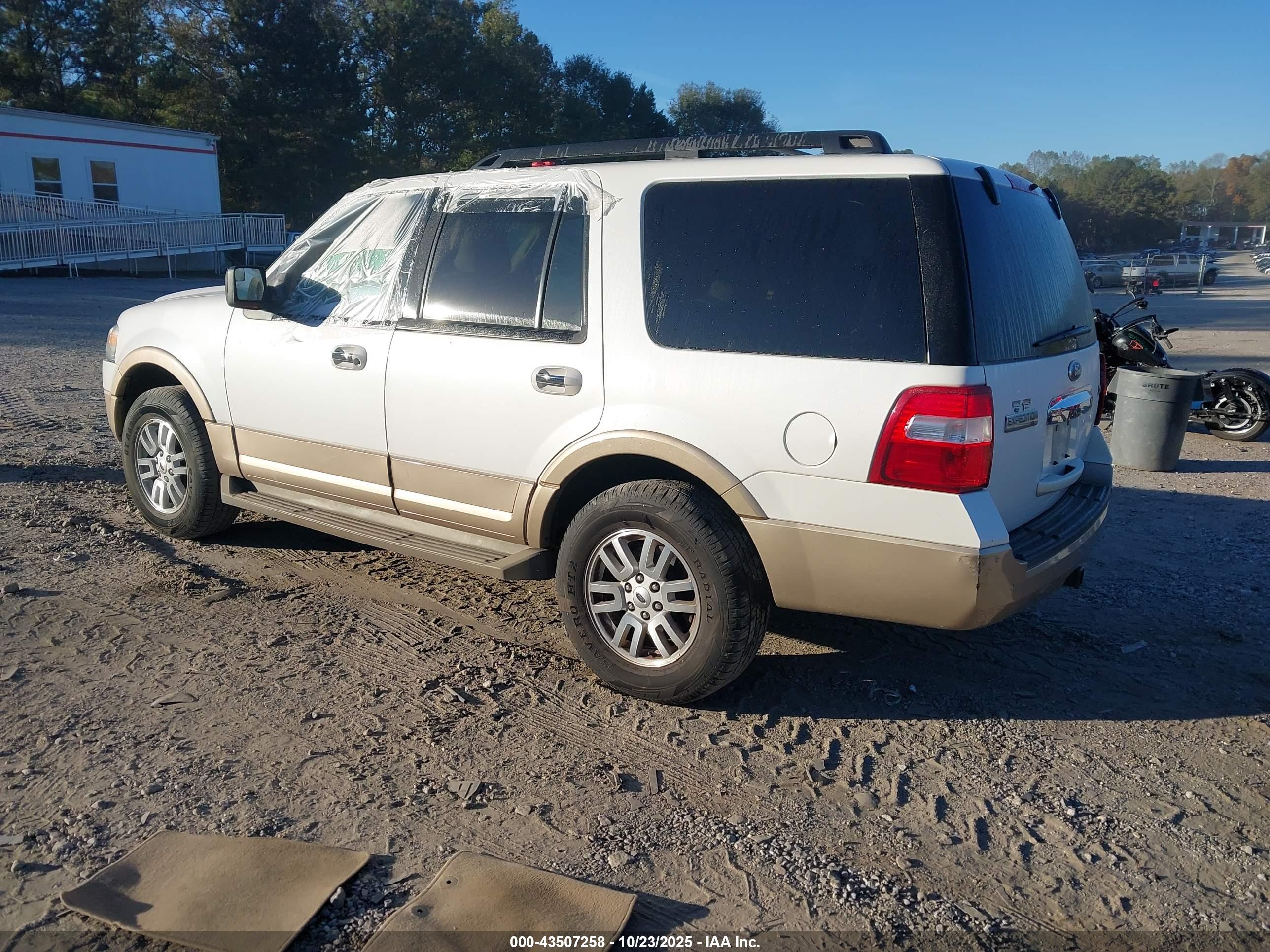 FORD EXPEDITION image 3