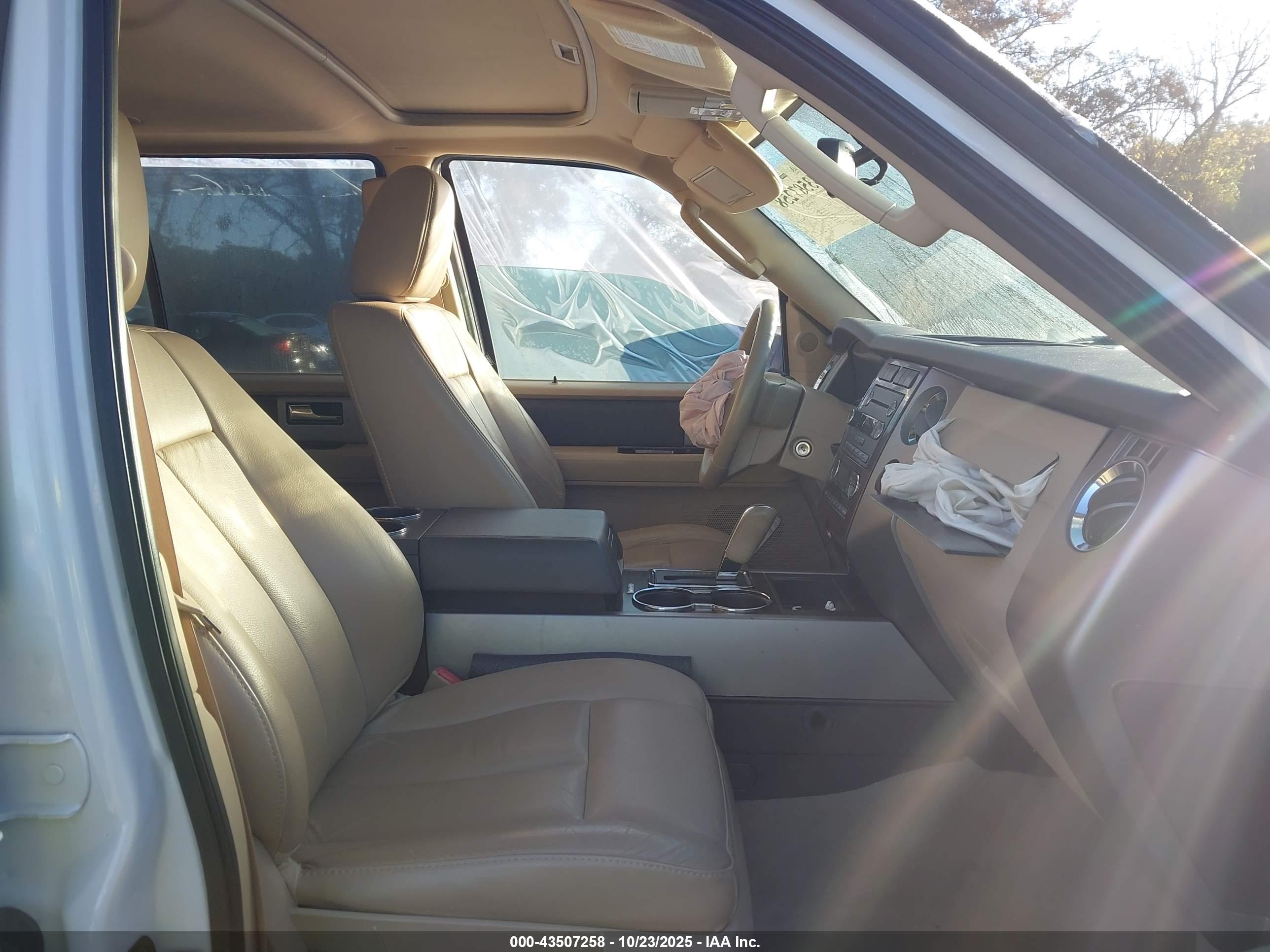 FORD EXPEDITION image 5