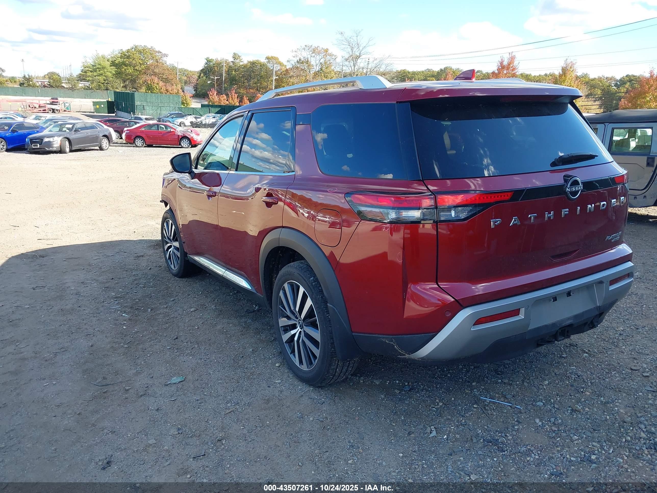 NISSAN PATHFINDER image 3