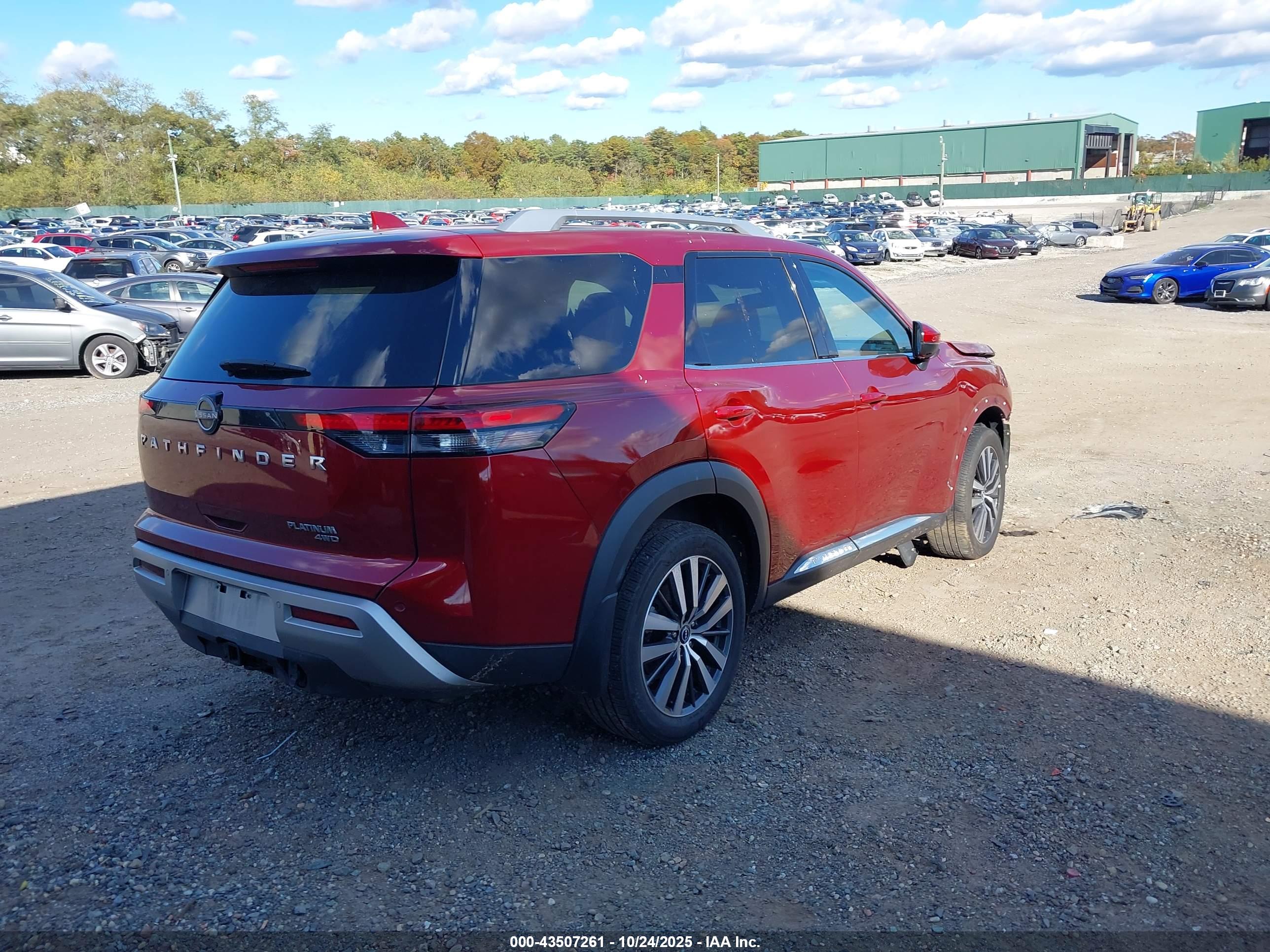 NISSAN PATHFINDER image 4