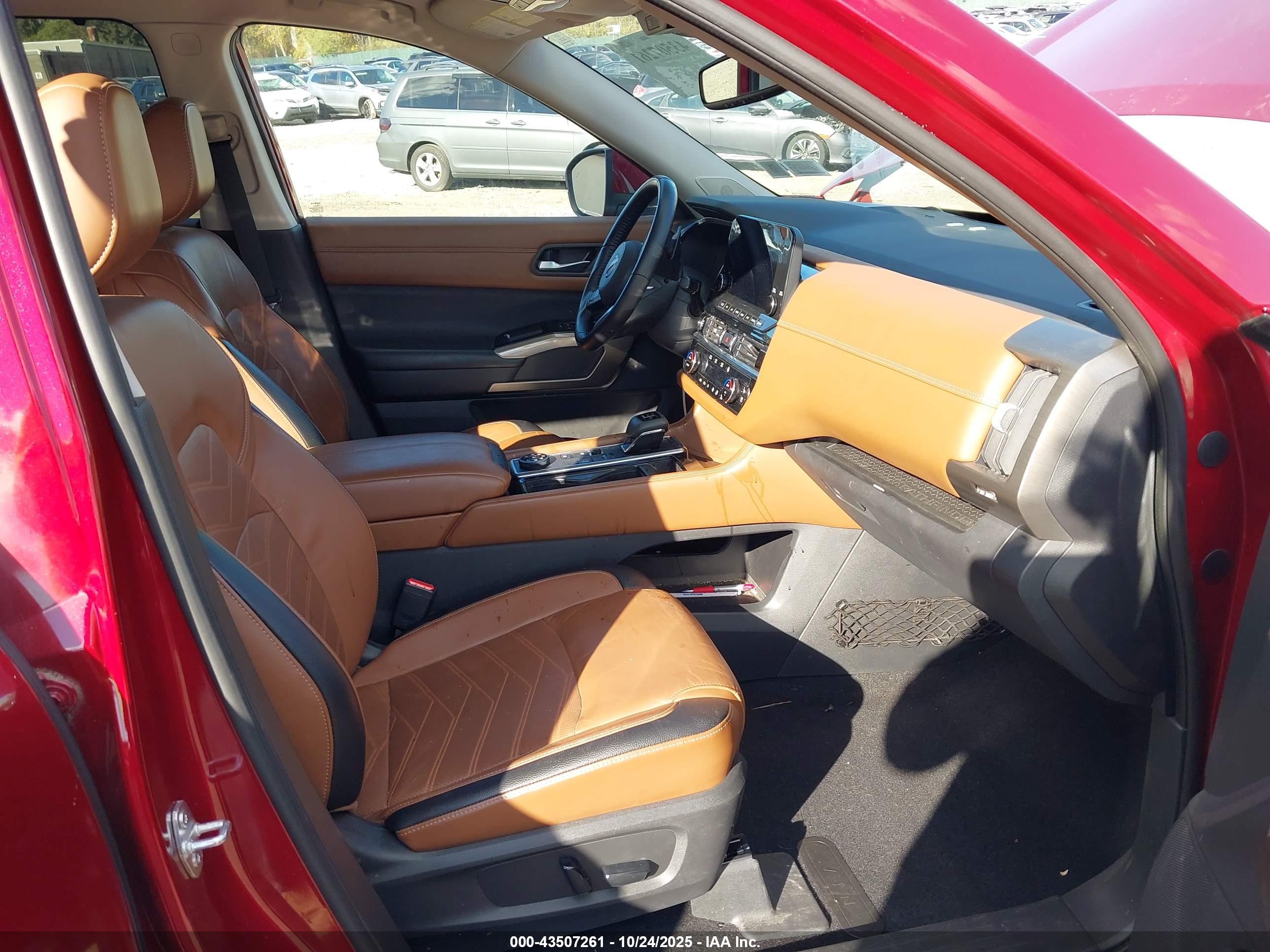 NISSAN PATHFINDER image 5
