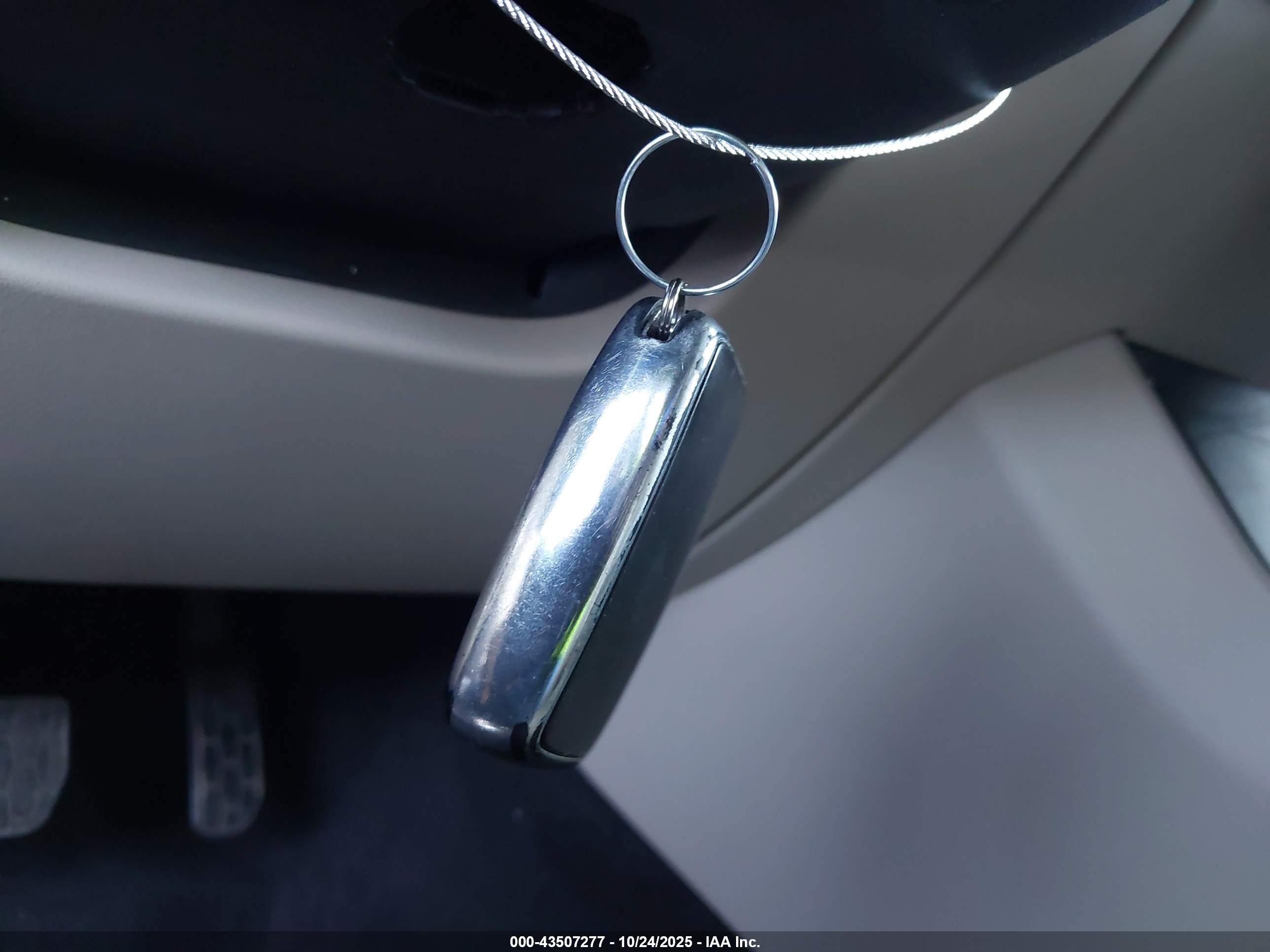 LAND ROVER image 11