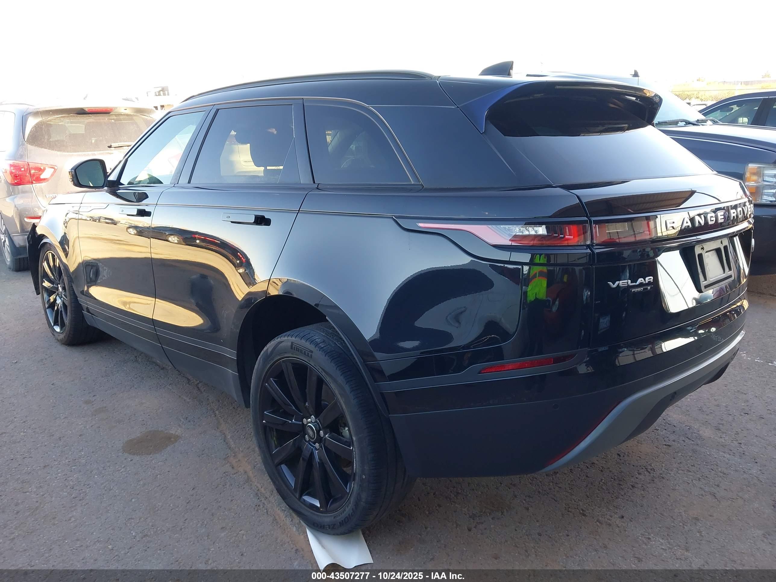 LAND ROVER image 3