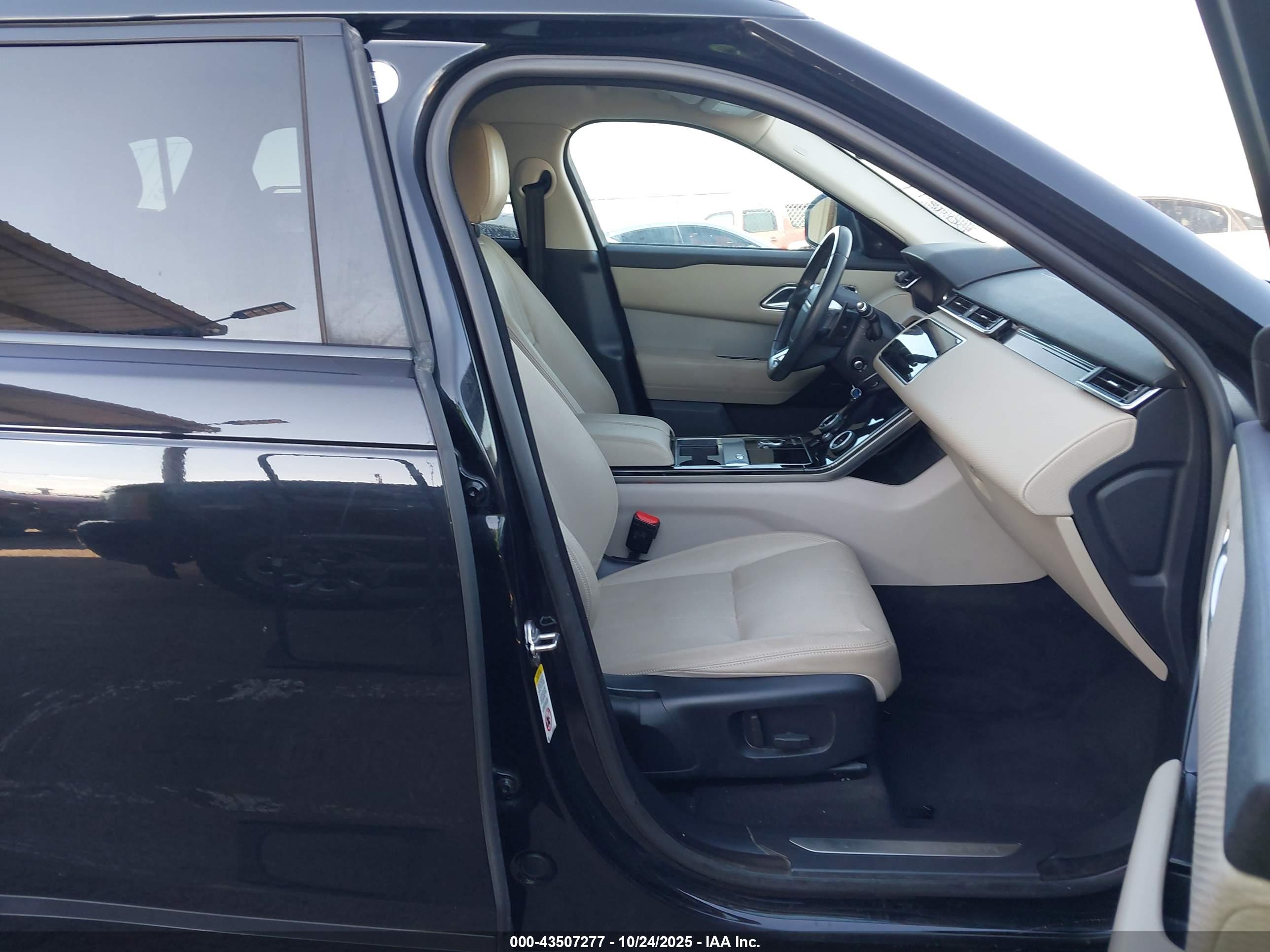 LAND ROVER image 5