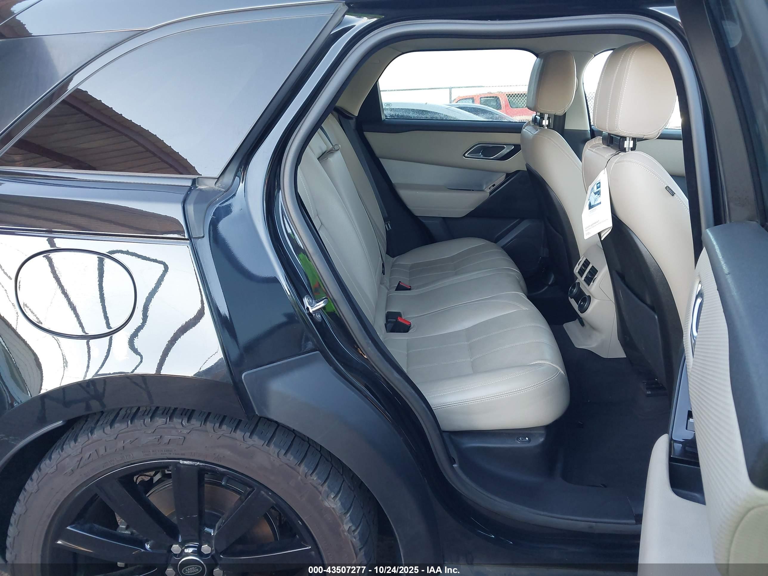 LAND ROVER image 8