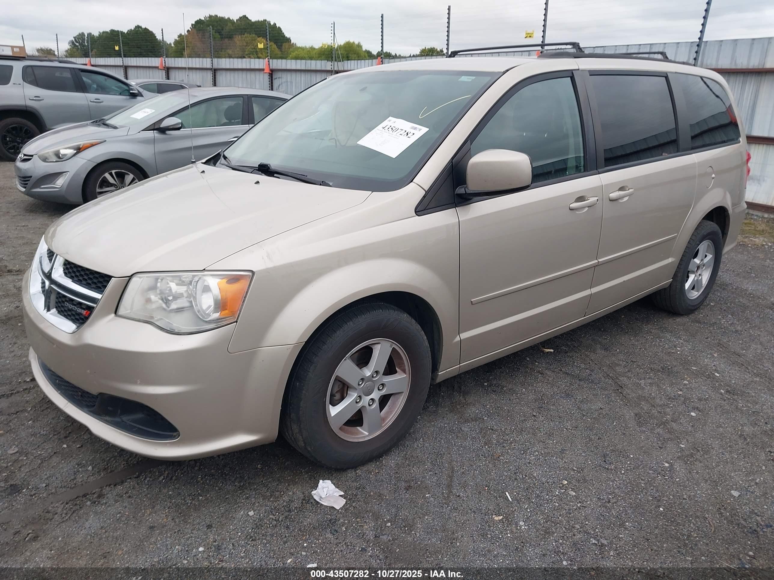 DODGE GRAND image 2