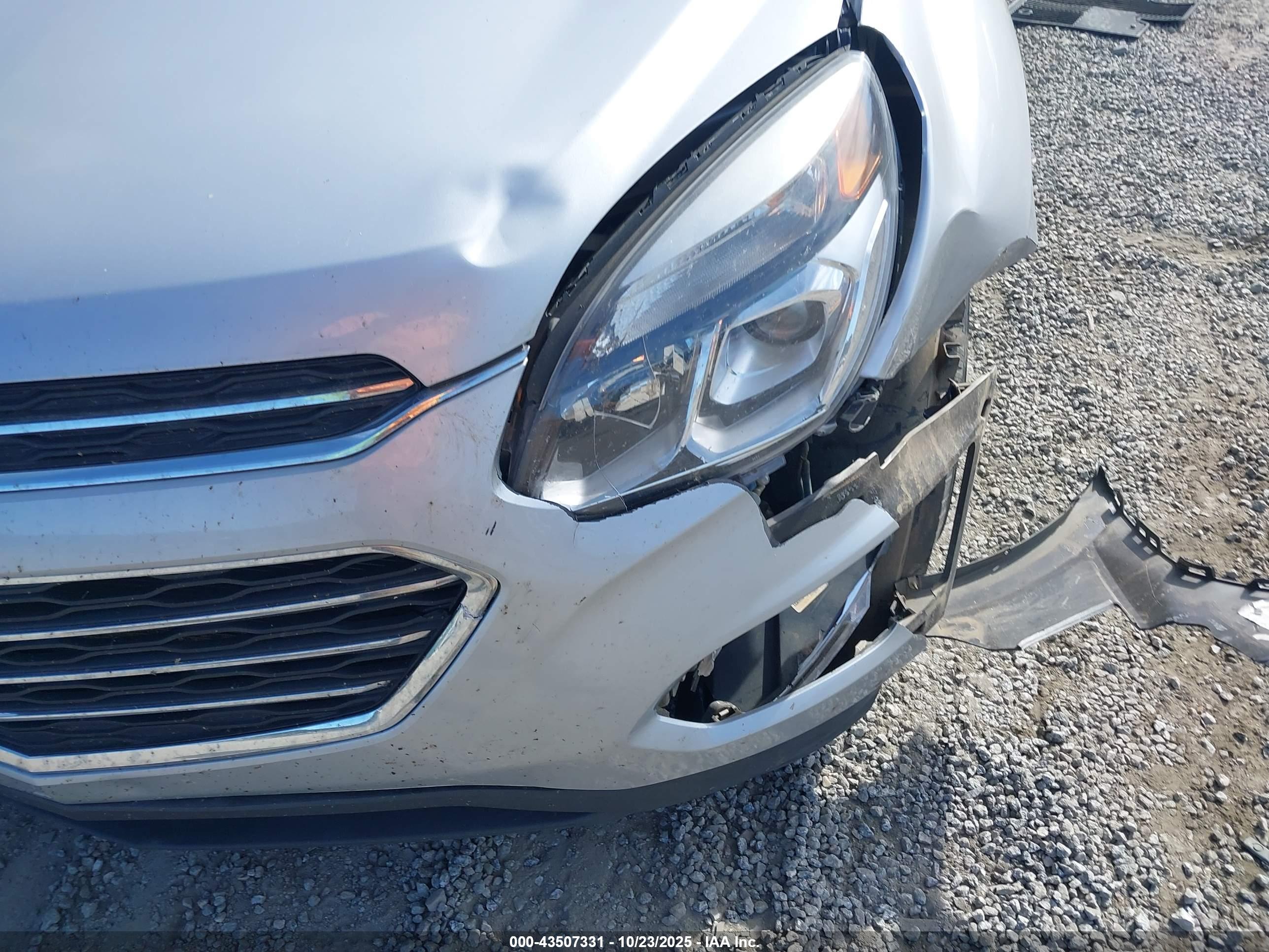 CHEVROLET EQUINOX image 6