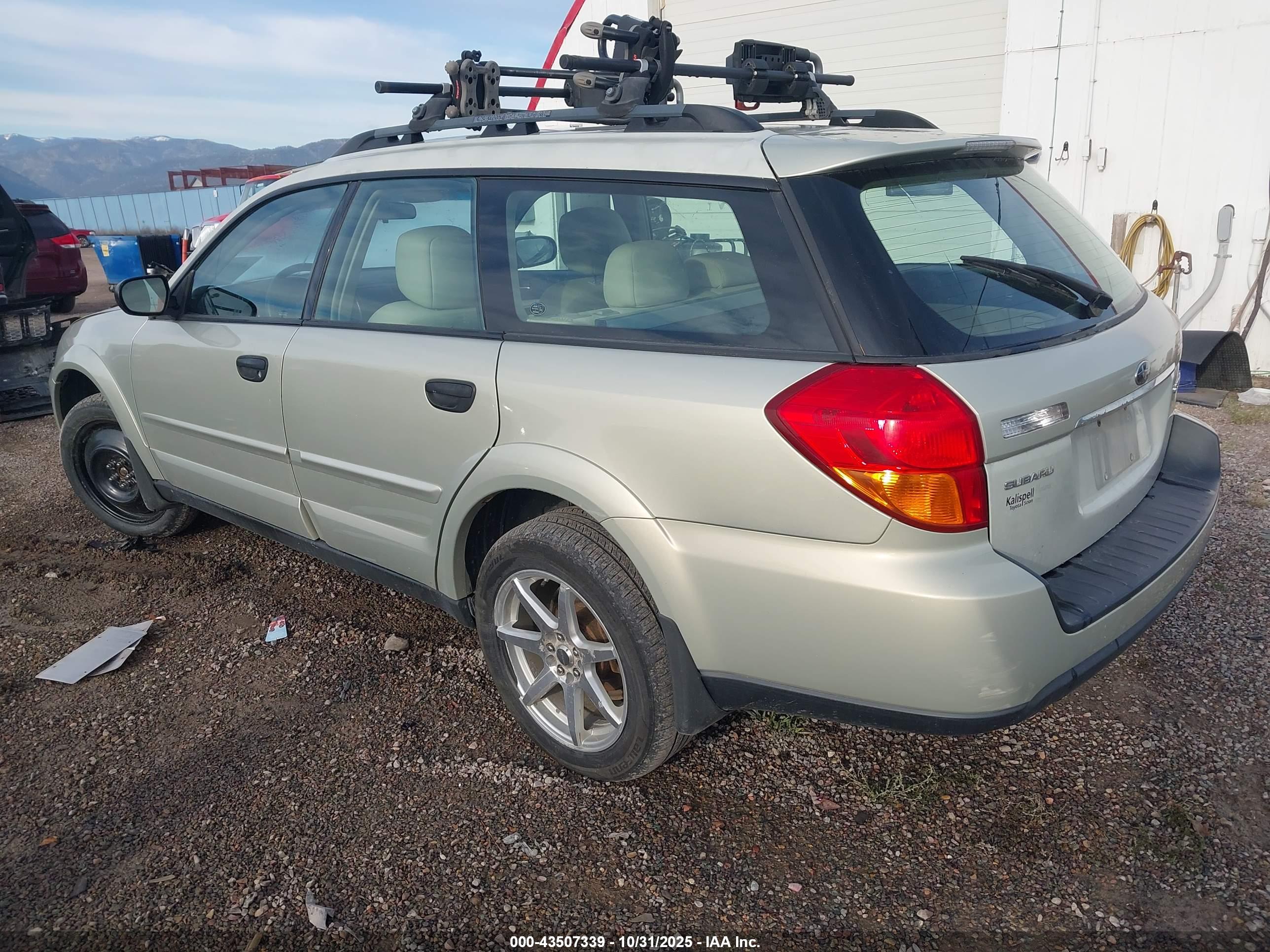 SUBARU OUTBACK image 3