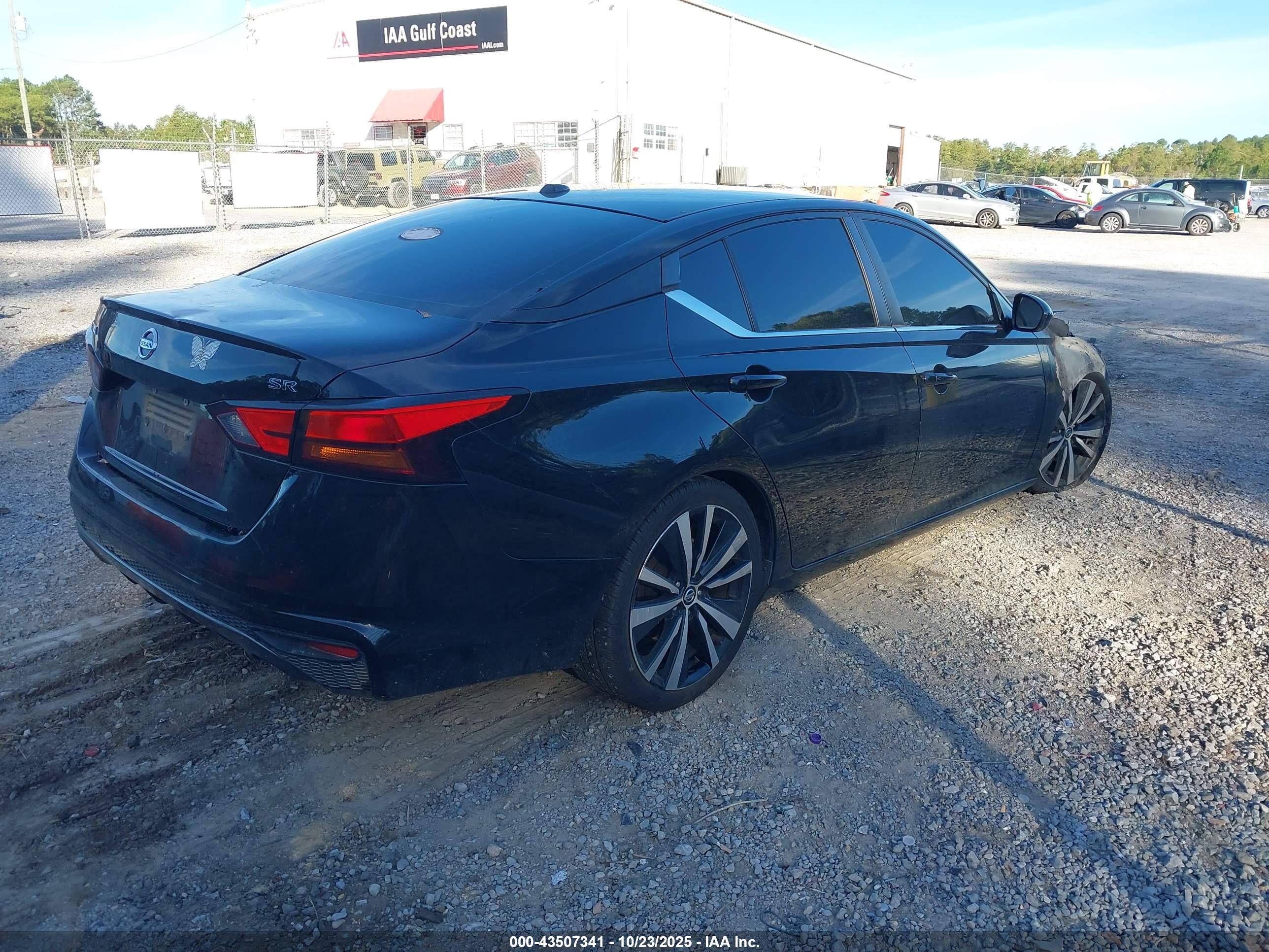 NISSAN ALTIMA image 4
