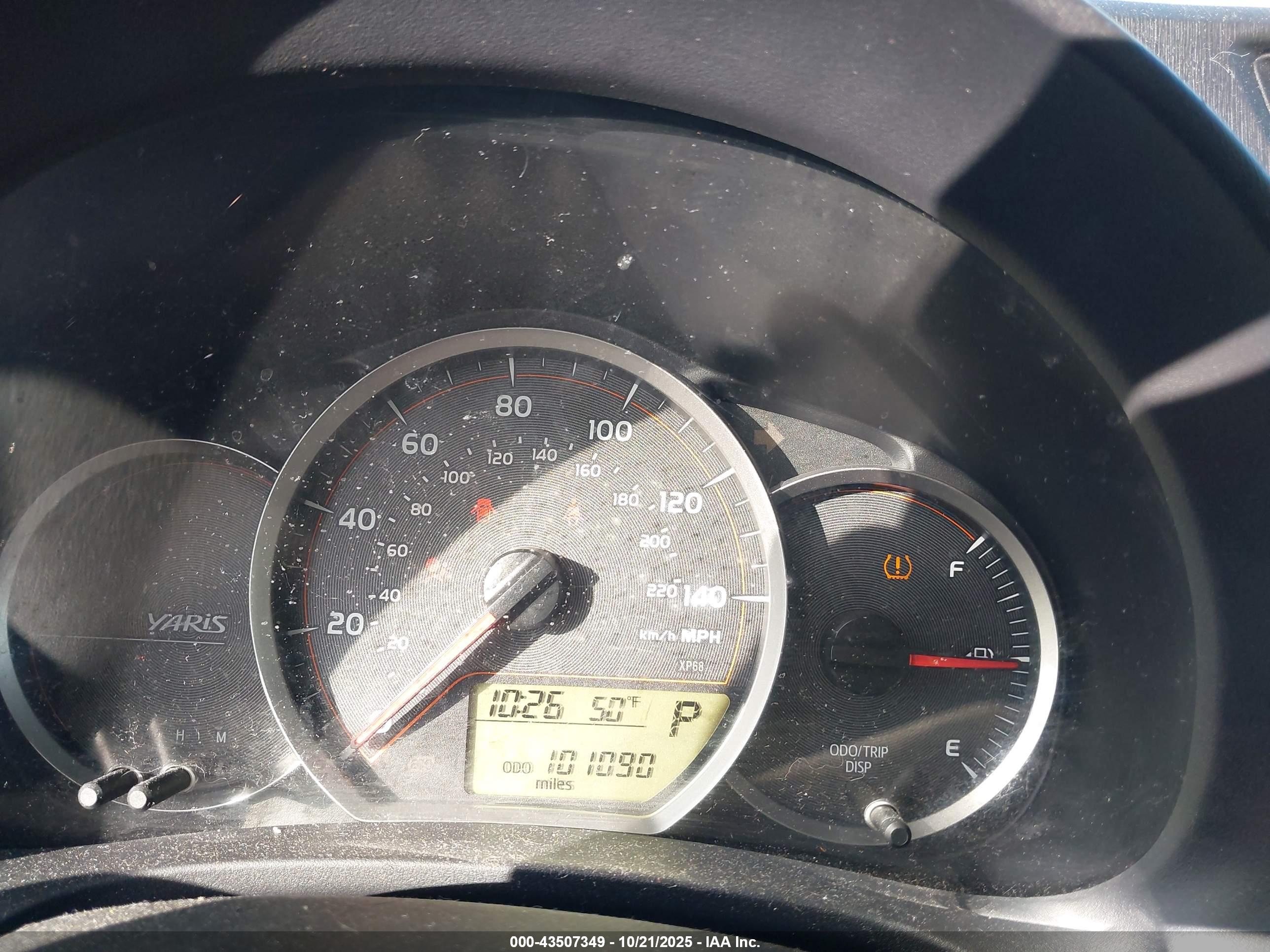 TOYOTA YARIS image 7