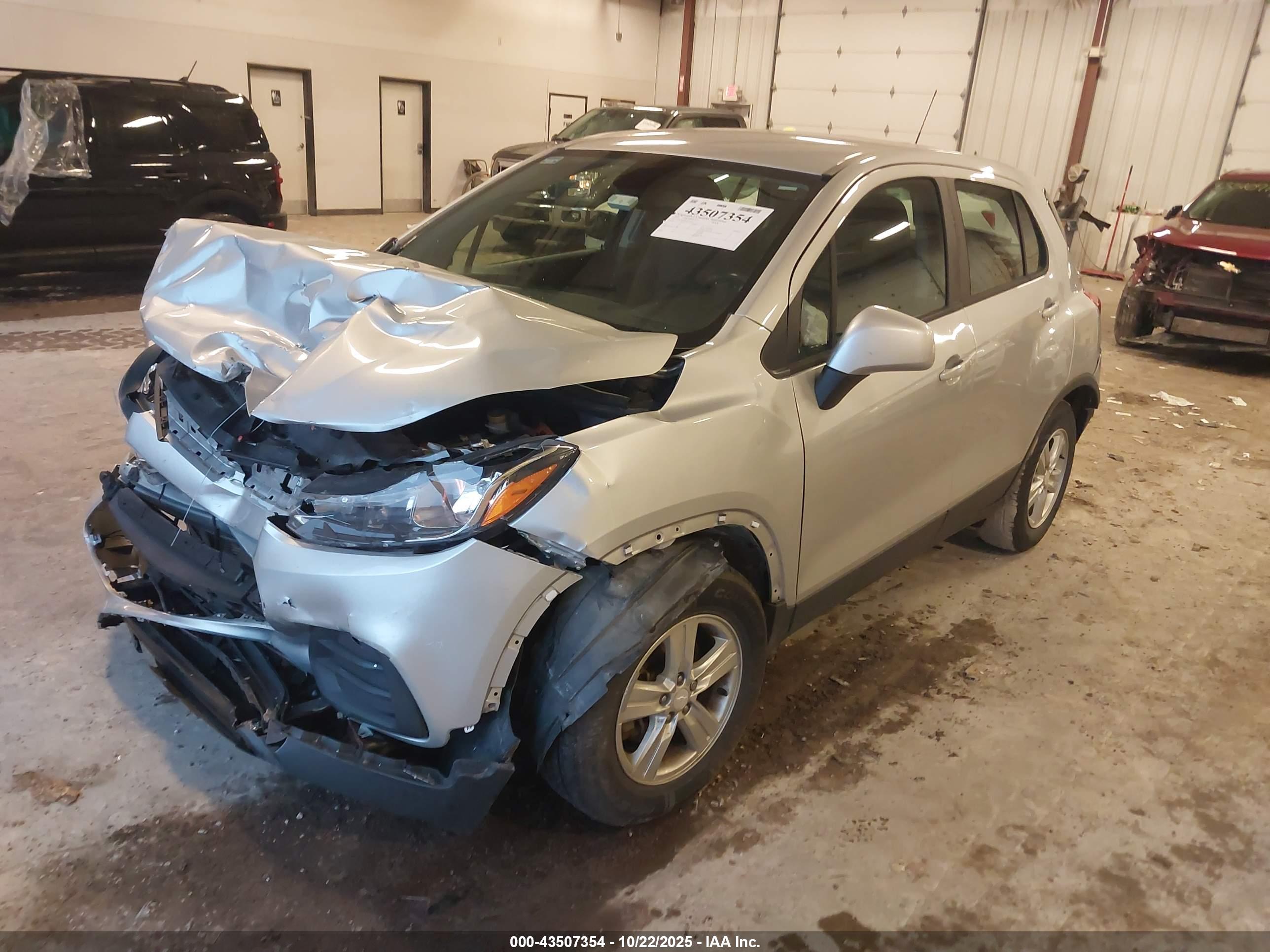 CHEVROLET TRAX image 2