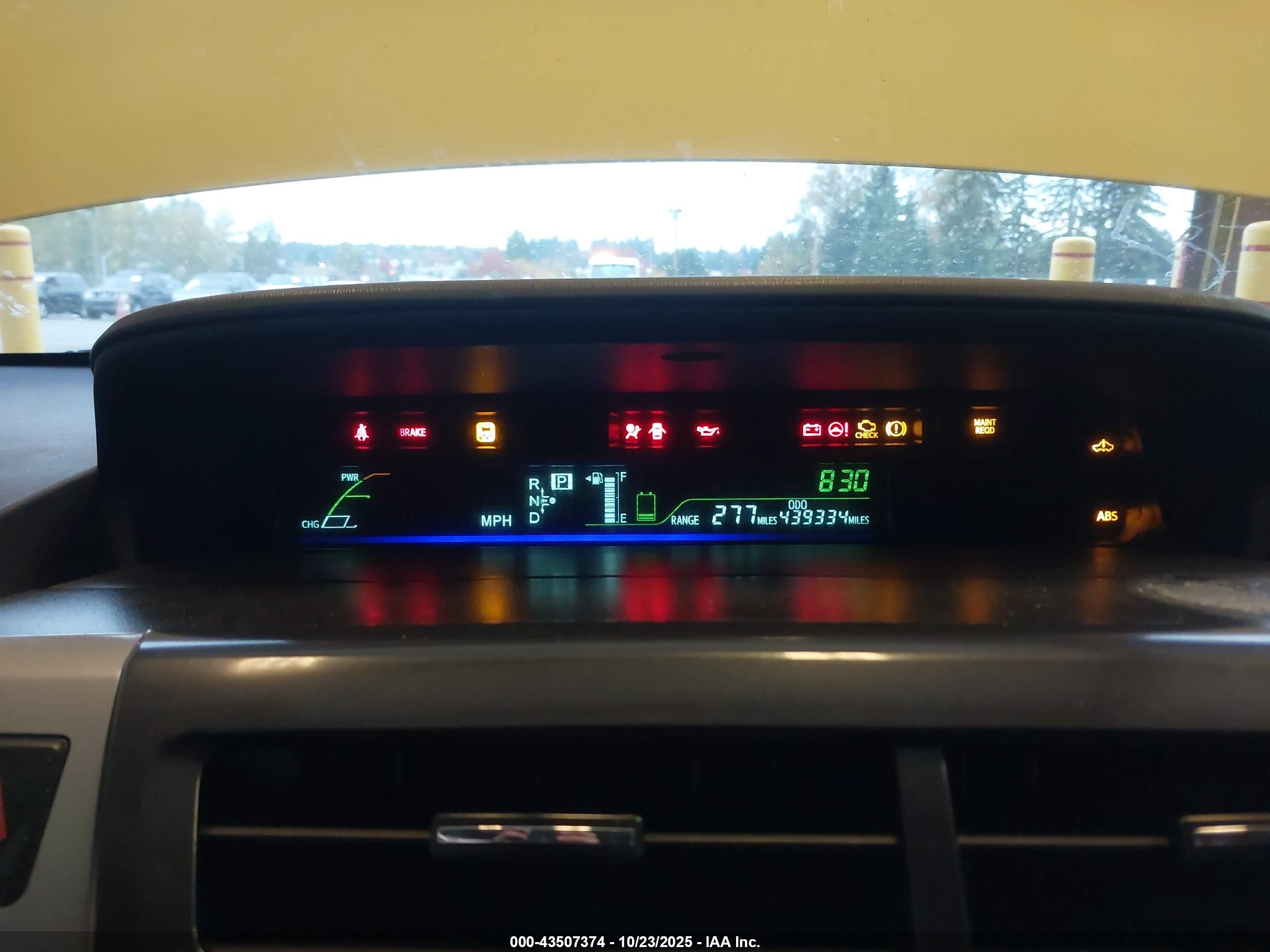 TOYOTA PRIUS image 7