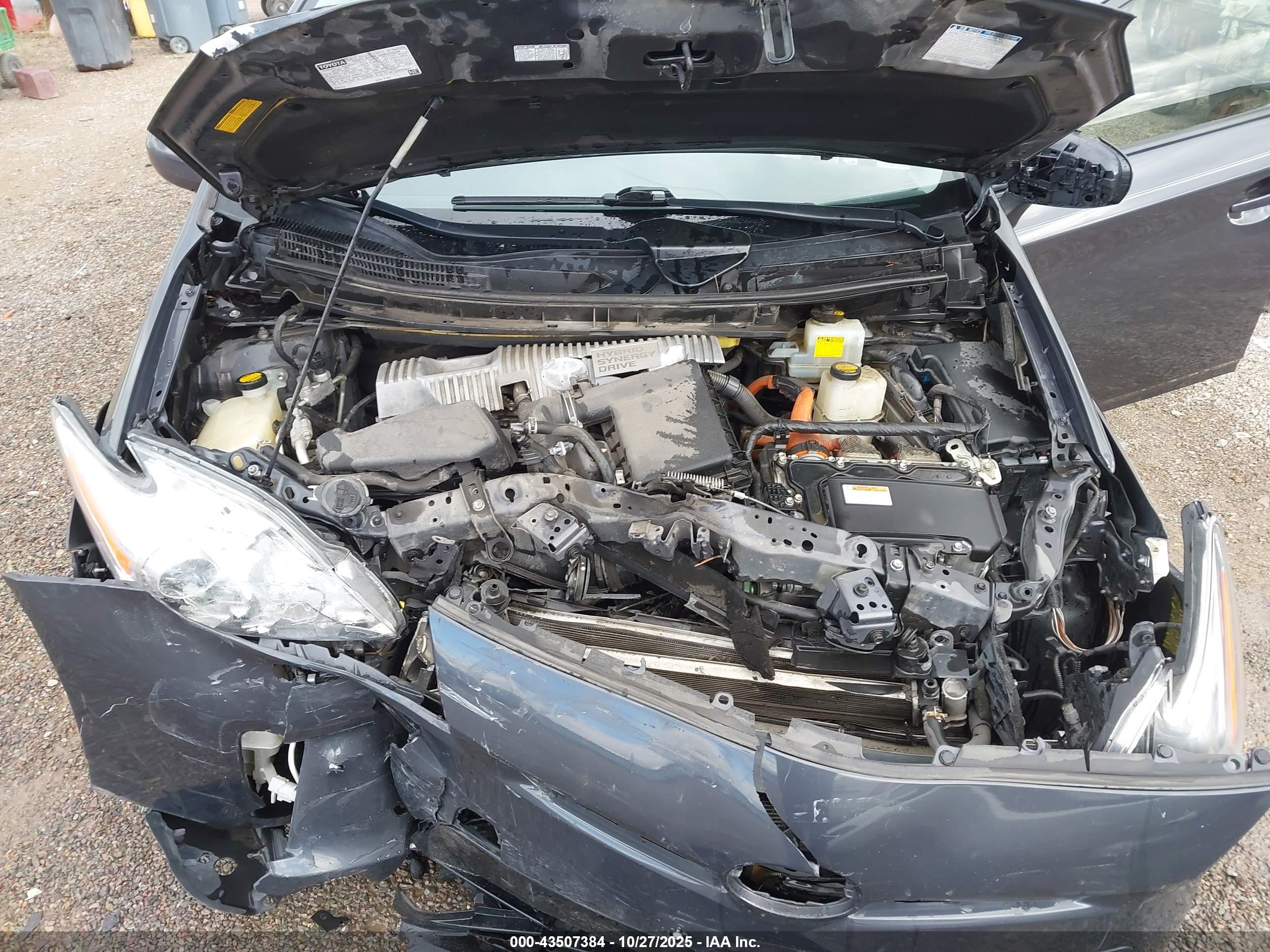 TOYOTA PRIUS image 10
