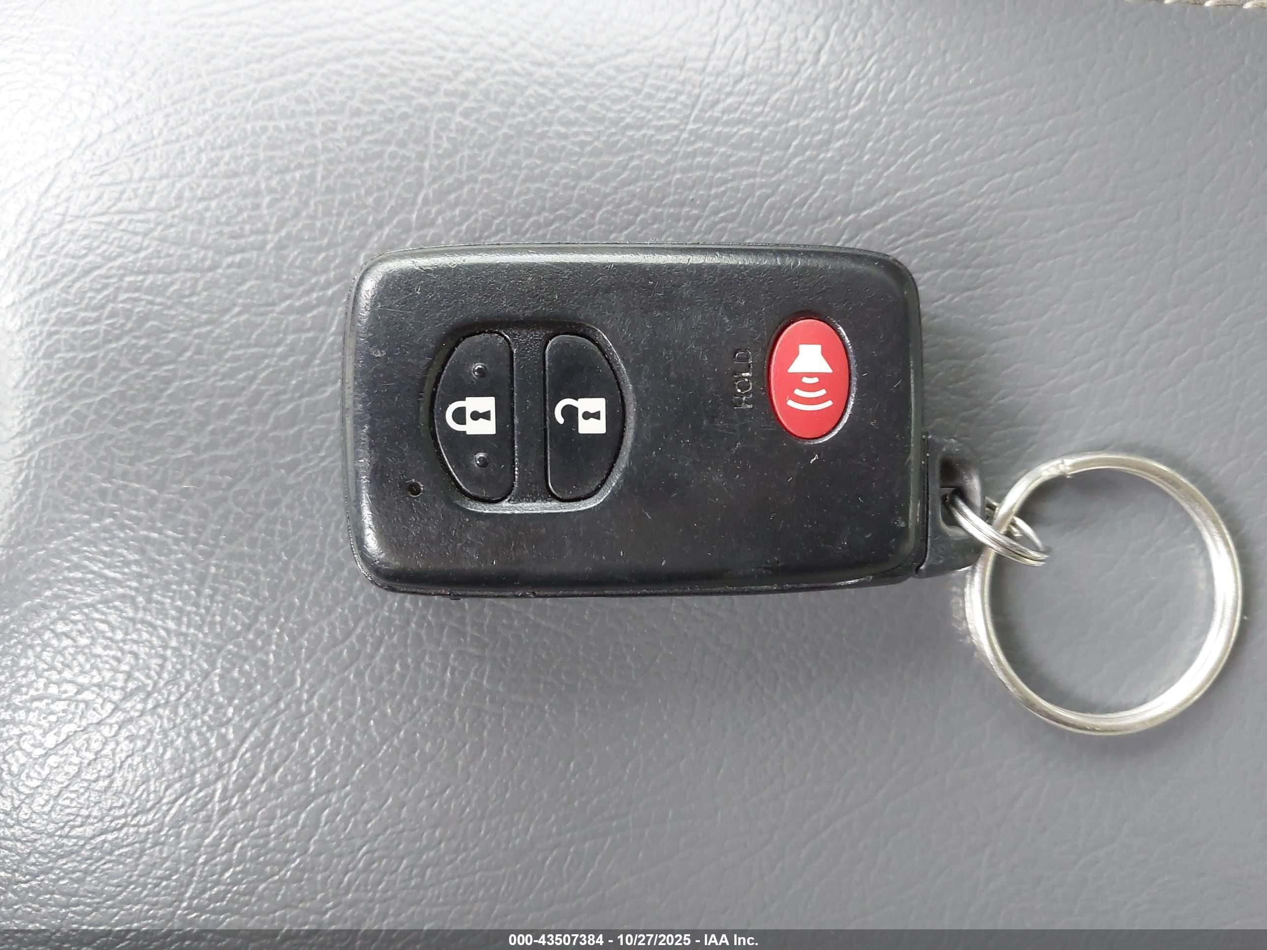 TOYOTA PRIUS image 11
