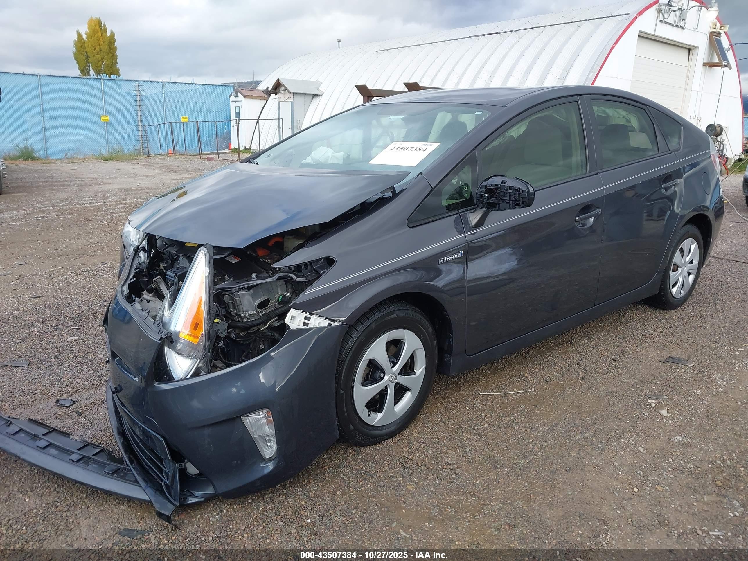 TOYOTA PRIUS image 2