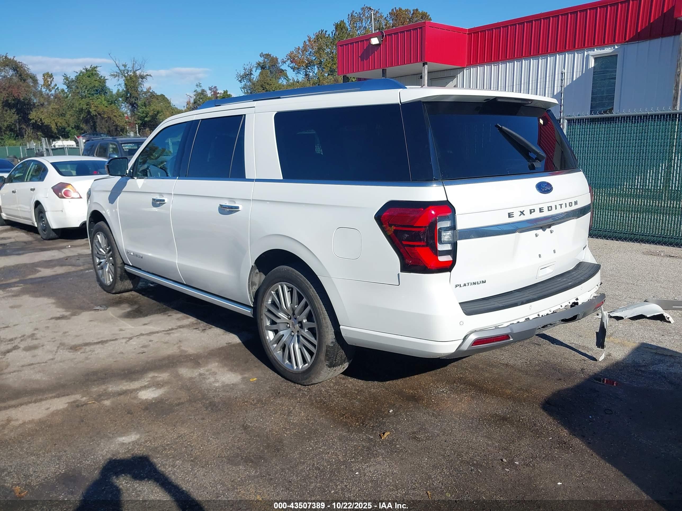 FORD EXPEDITION image 3