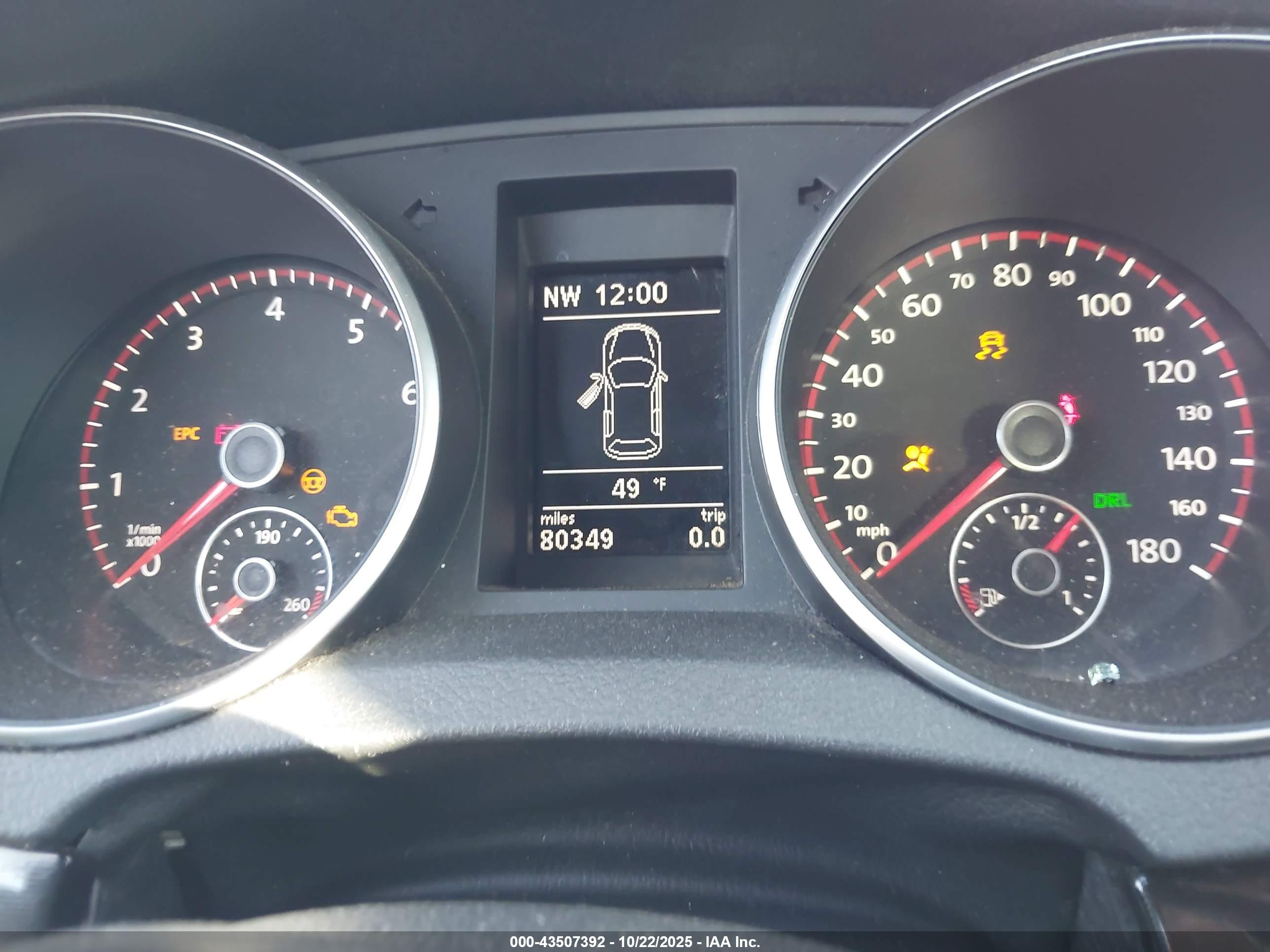 VOLKSWAGEN GTI image 7
