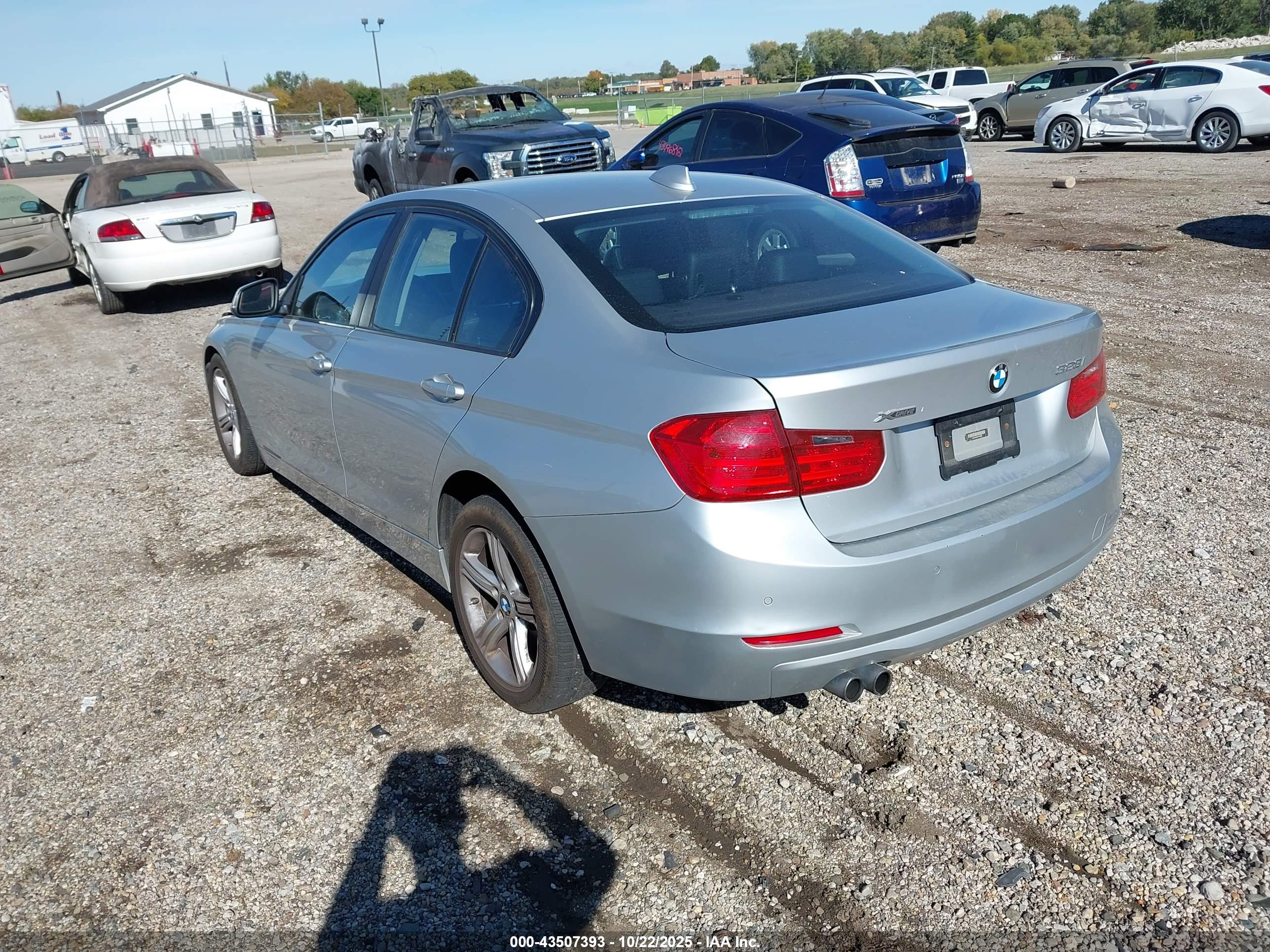 BMW 328I image 3