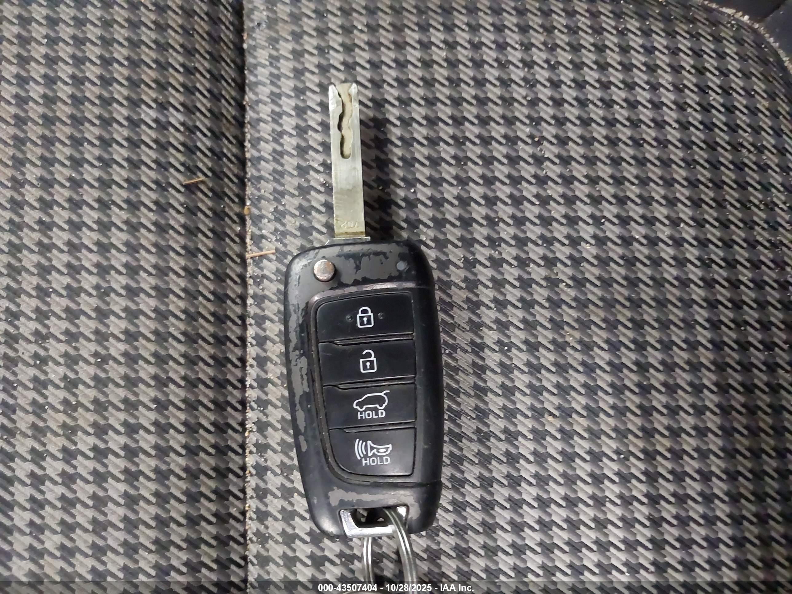 HYUNDAI KONA image 11