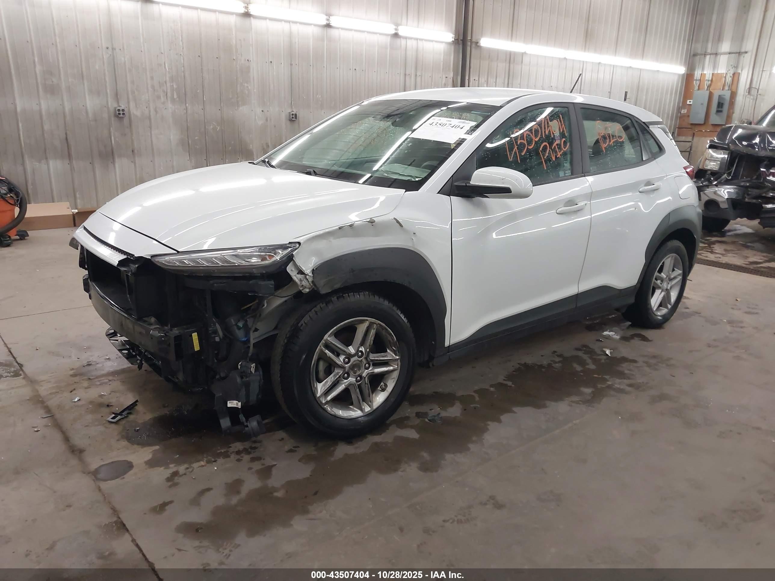 HYUNDAI KONA image 2