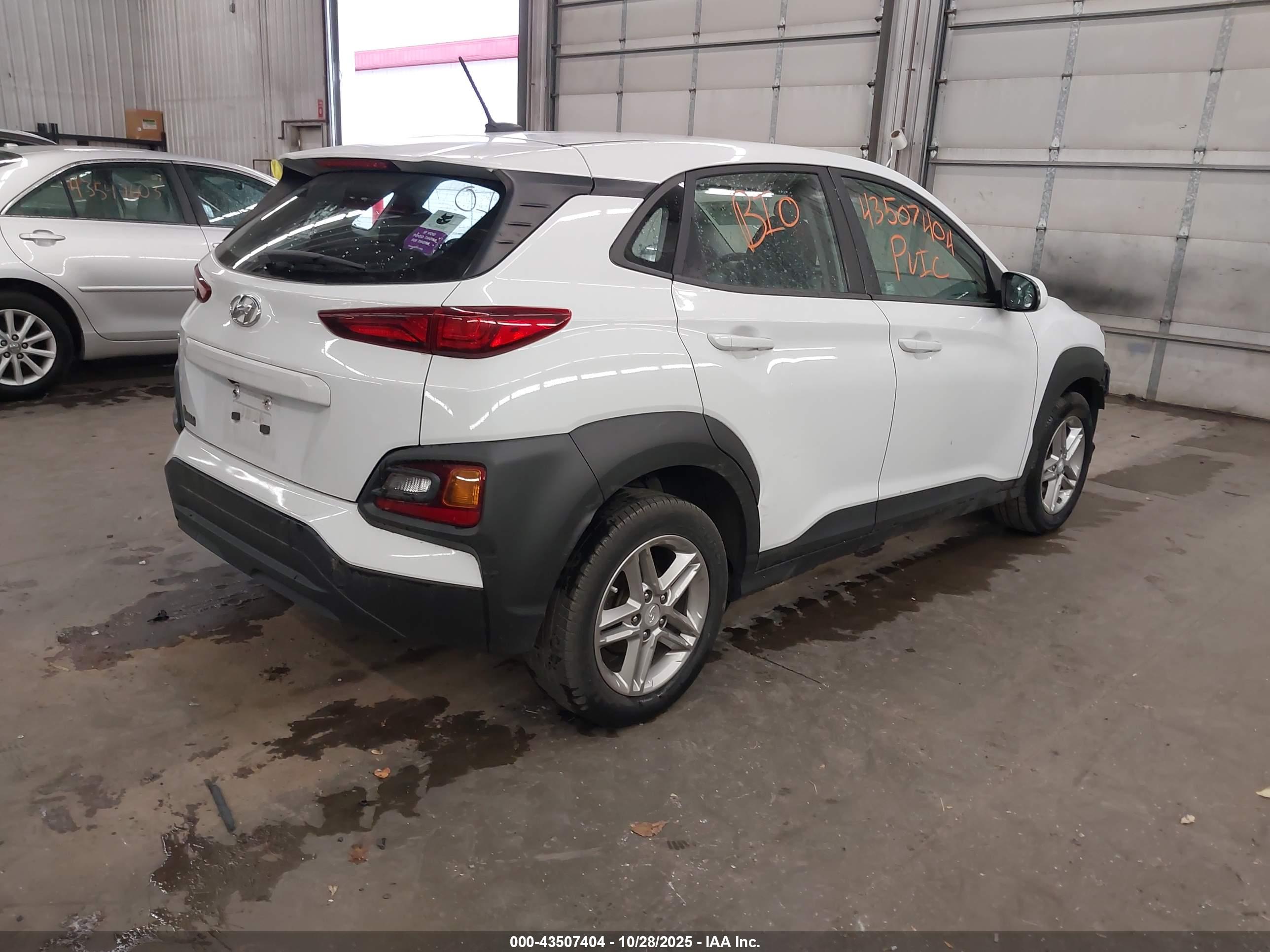 HYUNDAI KONA image 4