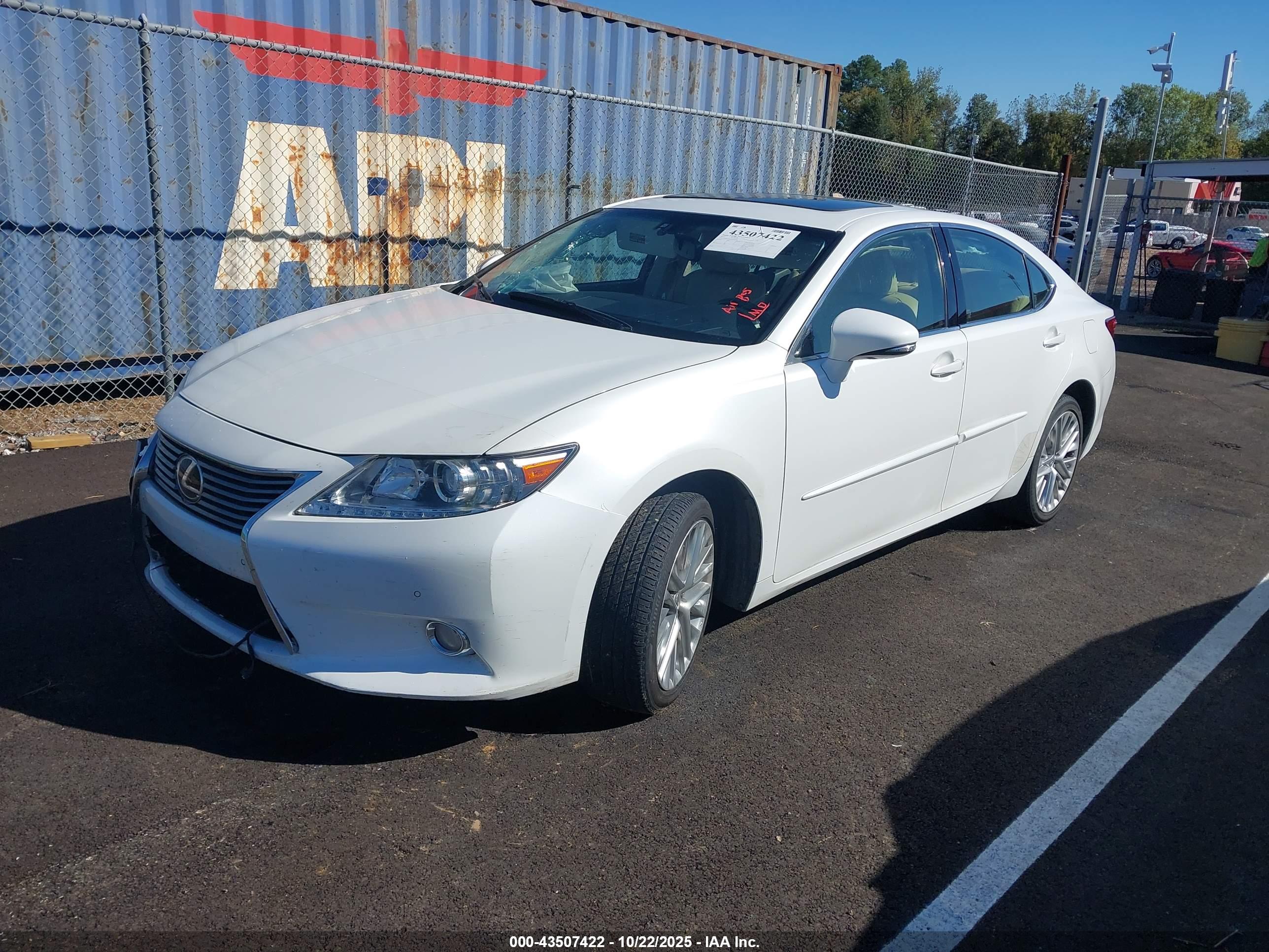 LEXUS ES image 2