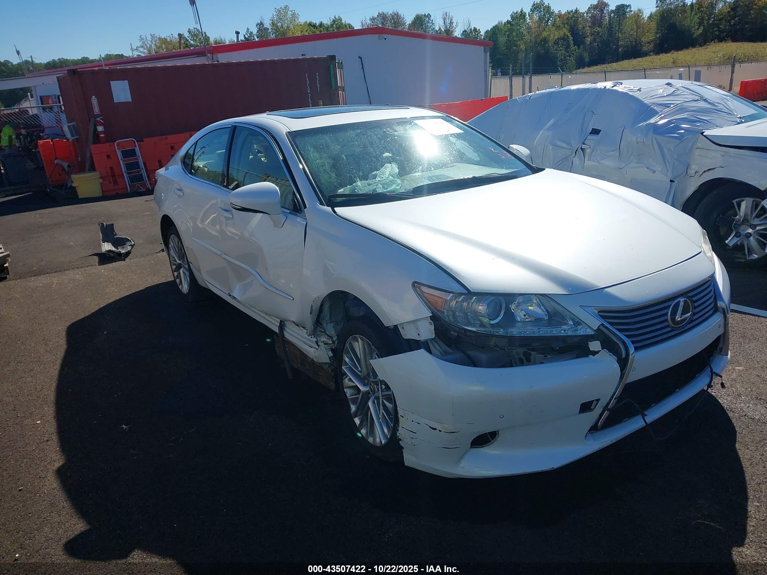 LEXUS ES image 6