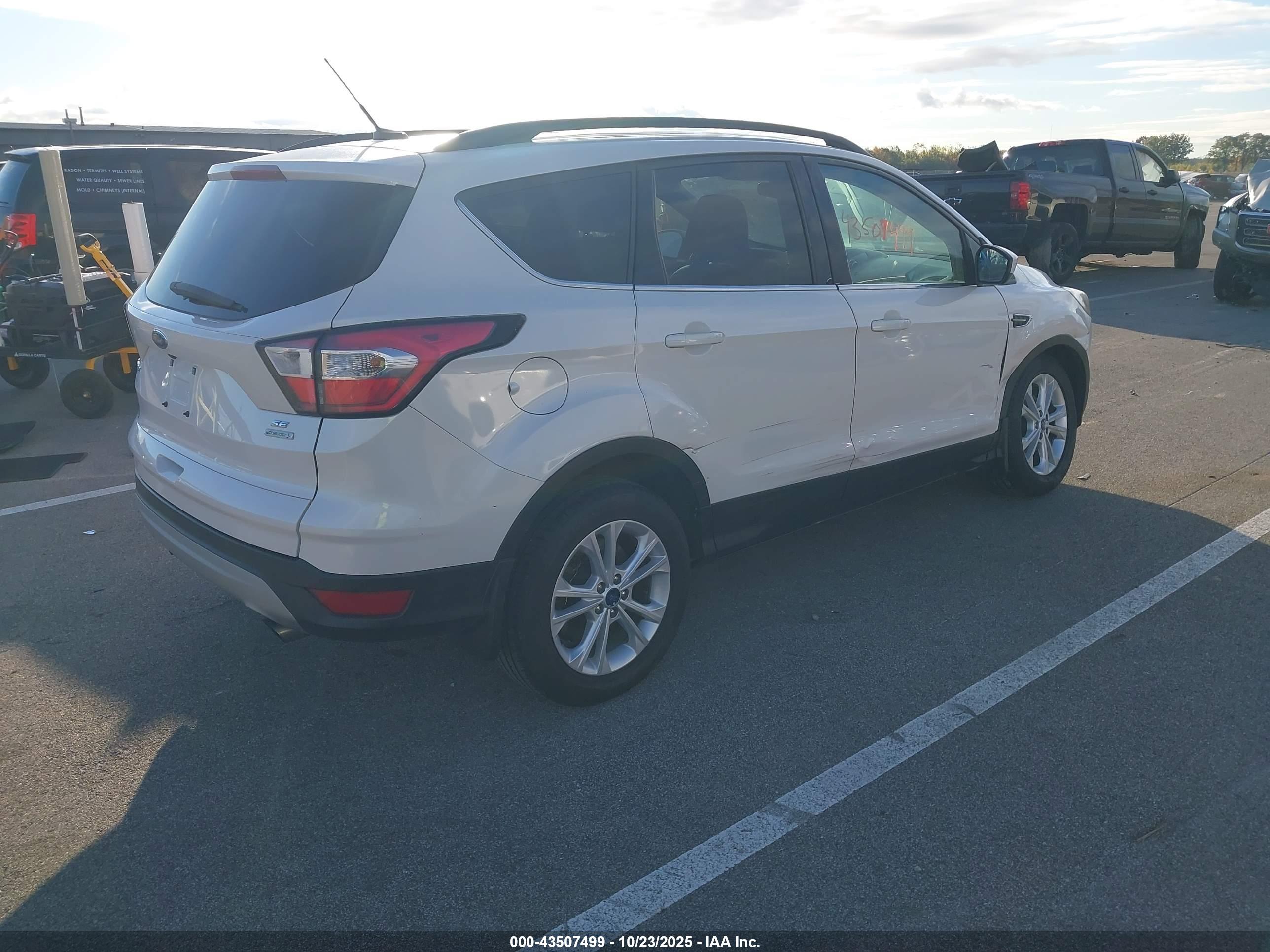 FORD ESCAPE image 4