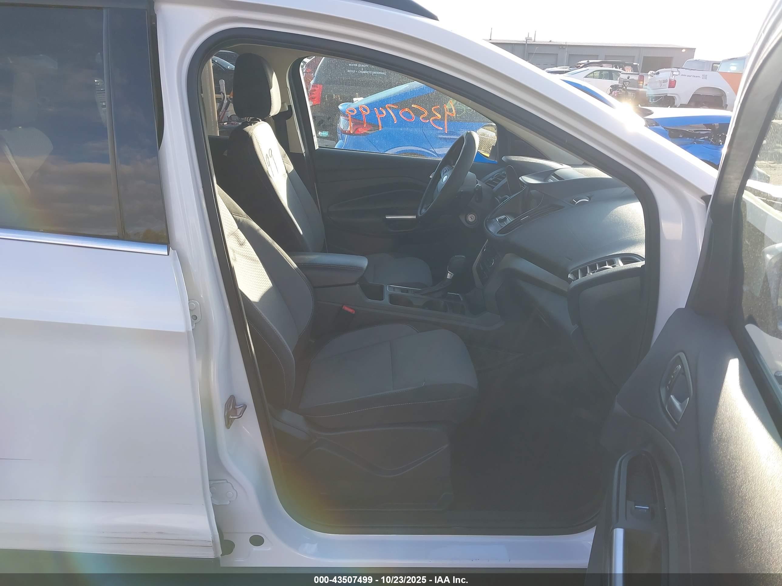 FORD ESCAPE image 5