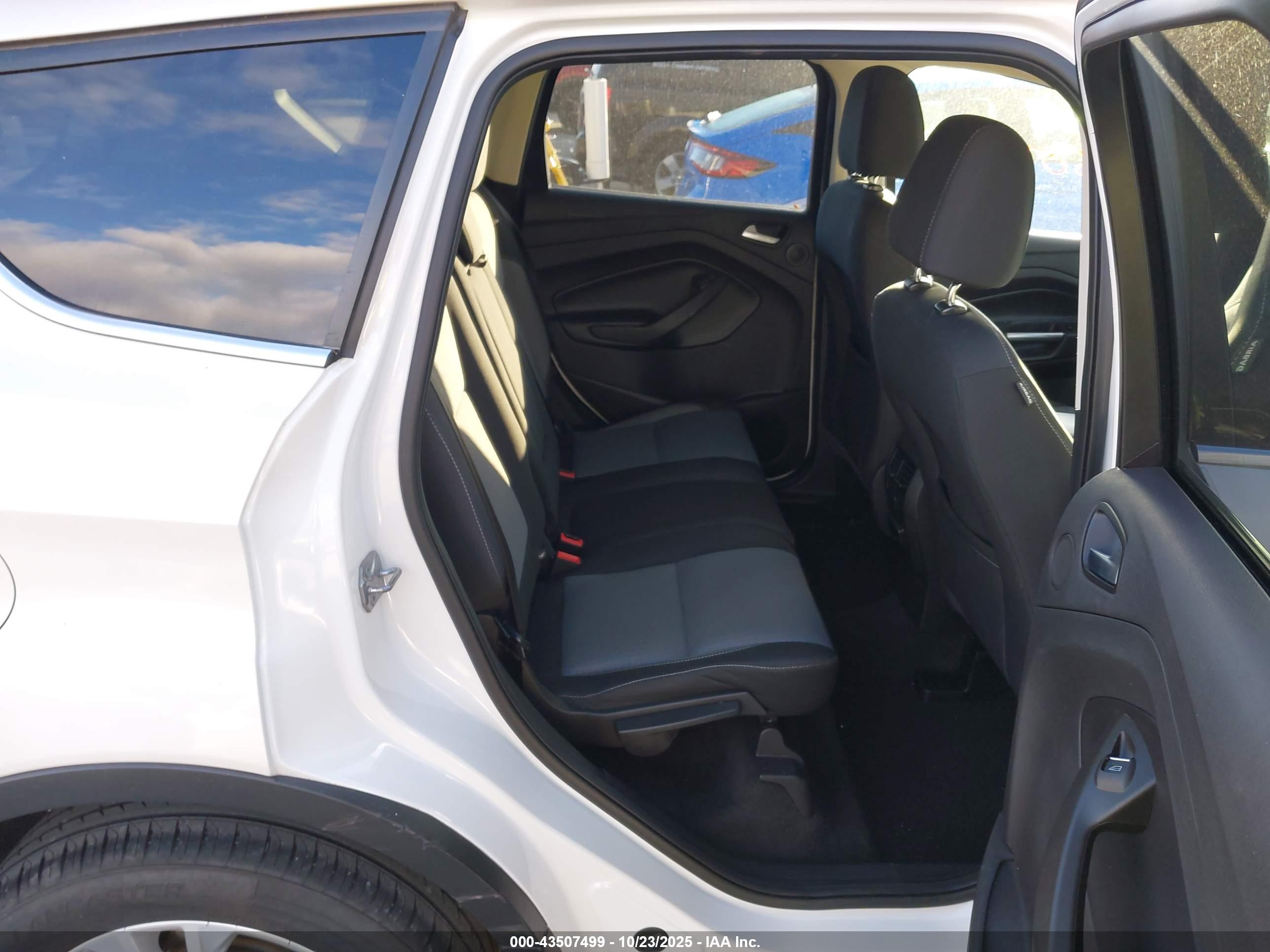 FORD ESCAPE image 8