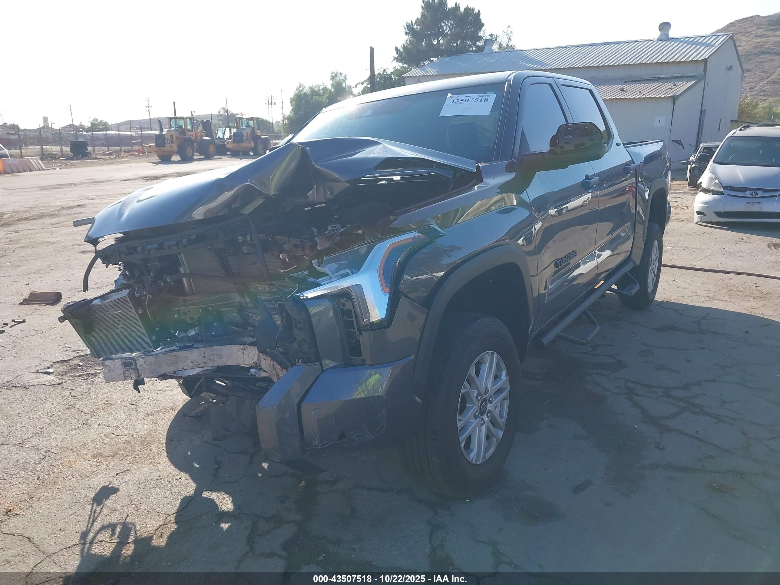 TOYOTA TUNDRA image 2