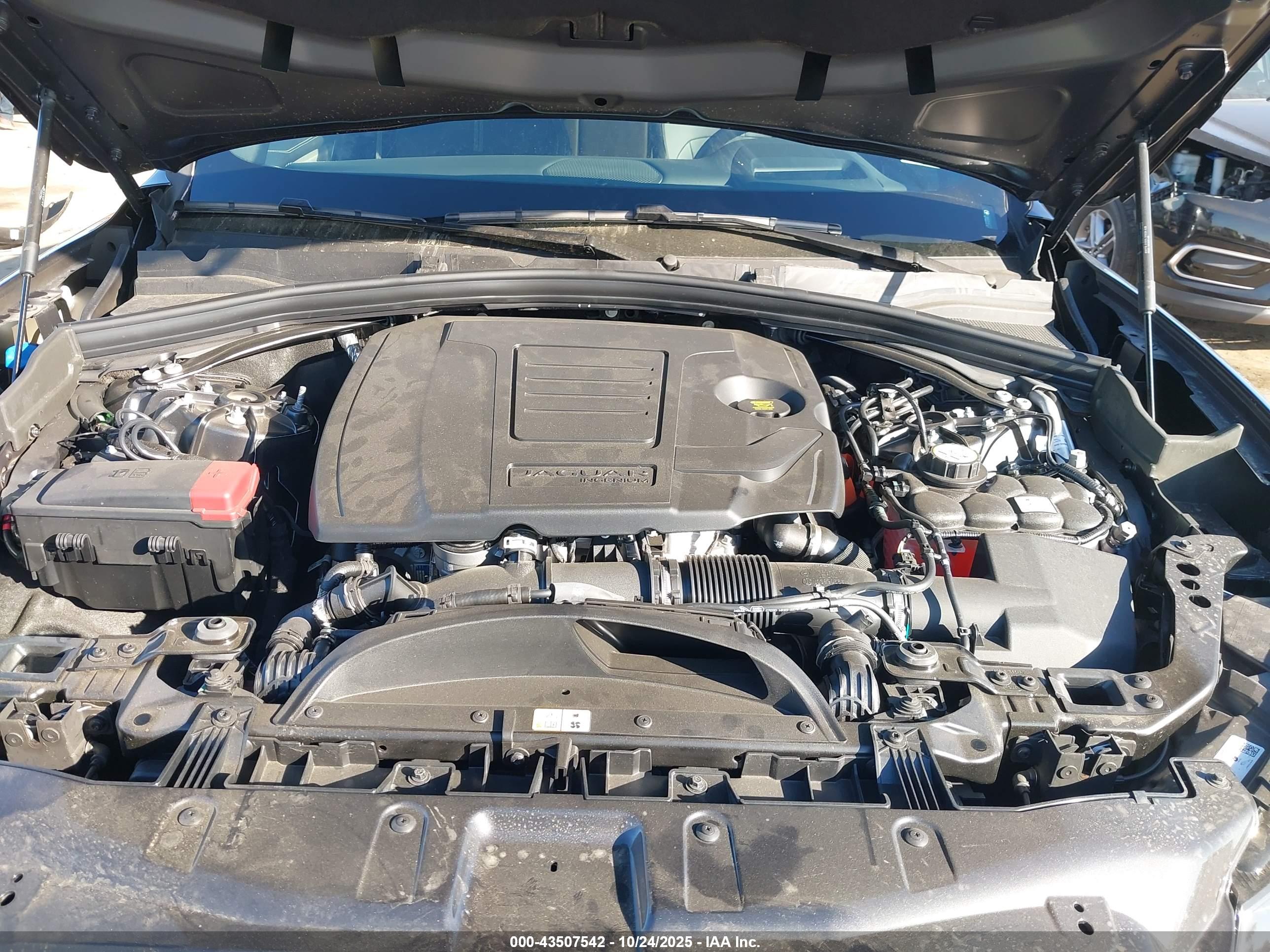 JAGUAR F-PACE image 10