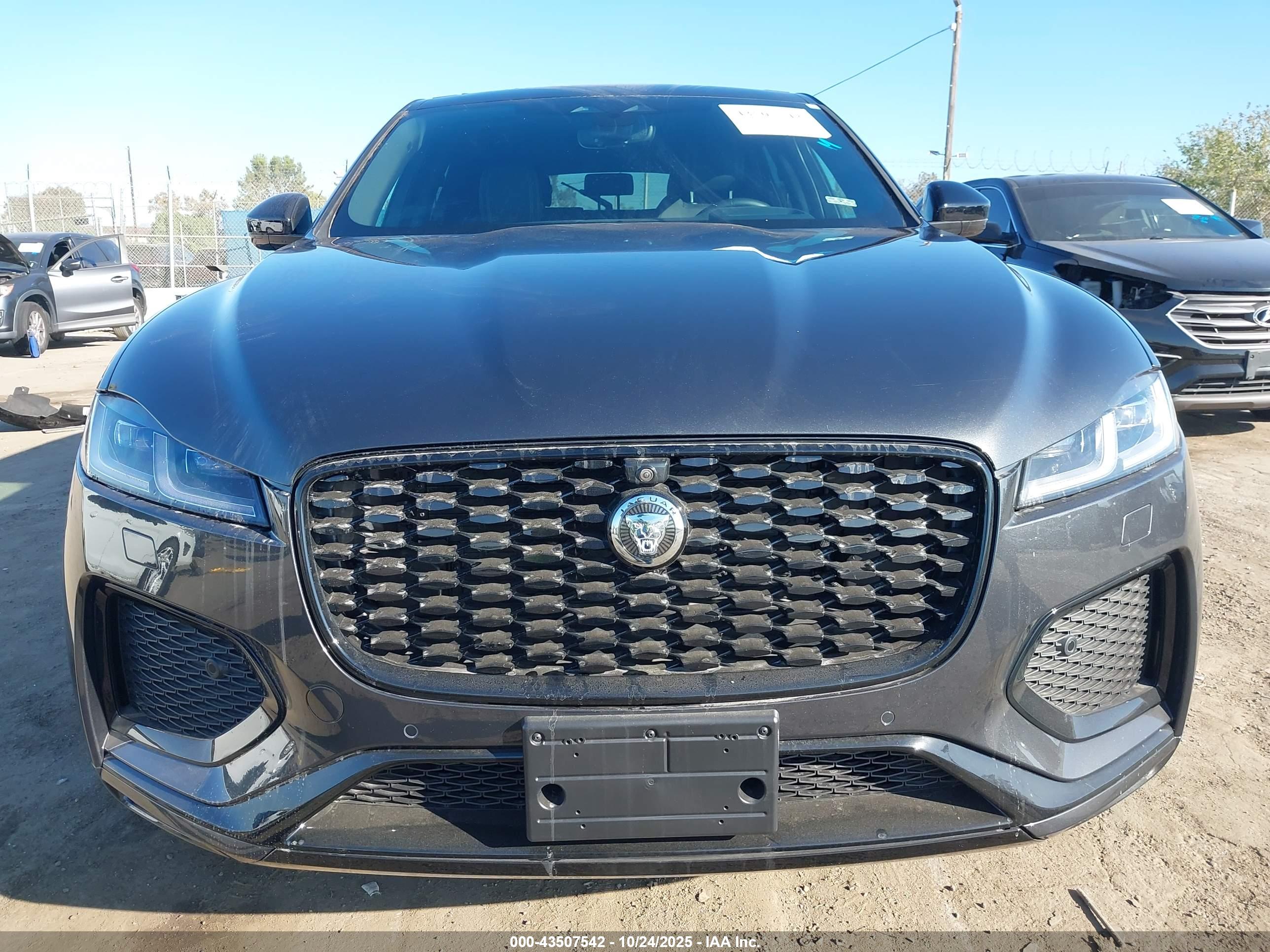 JAGUAR F-PACE image 6