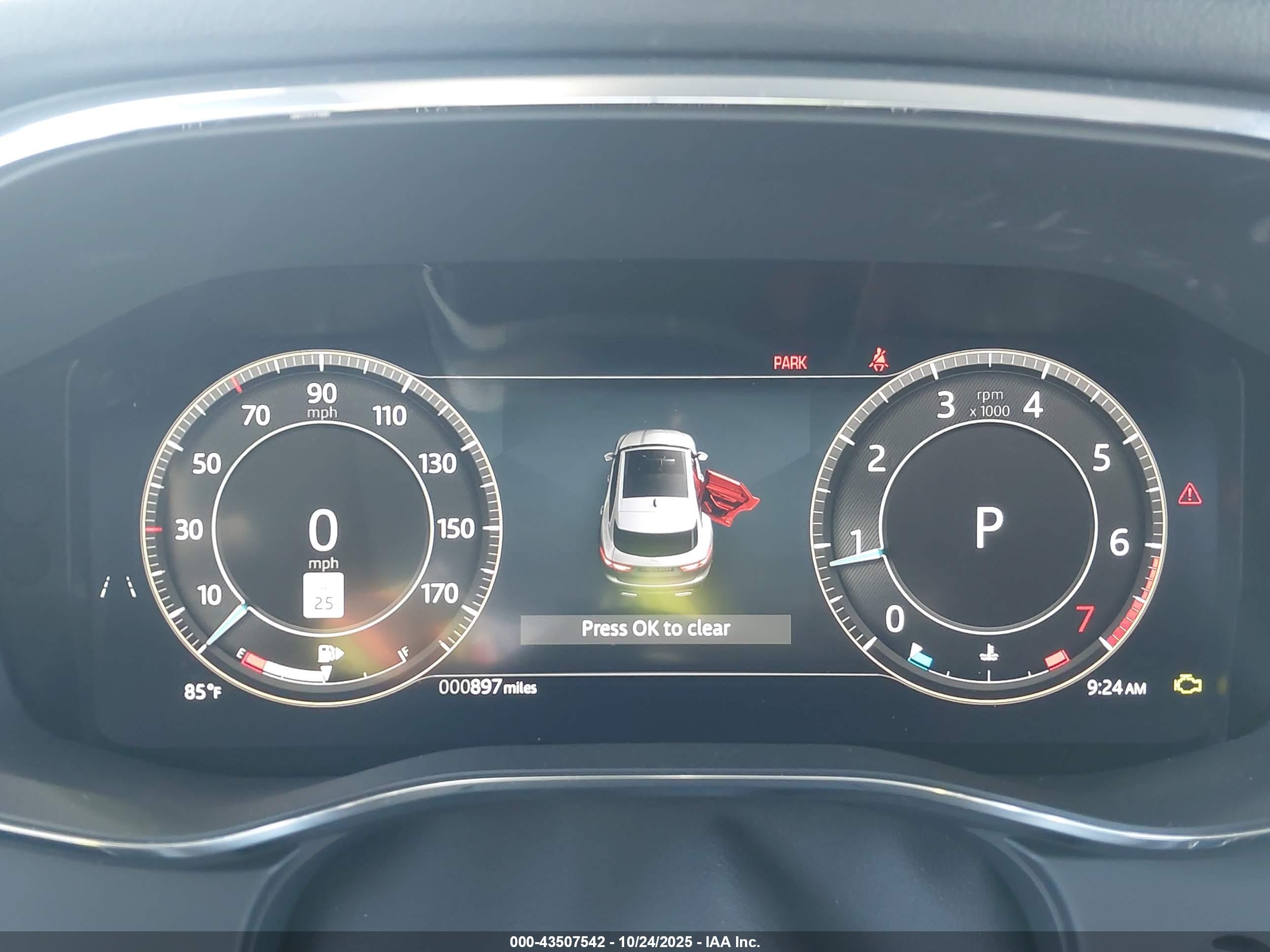 JAGUAR F-PACE image 7