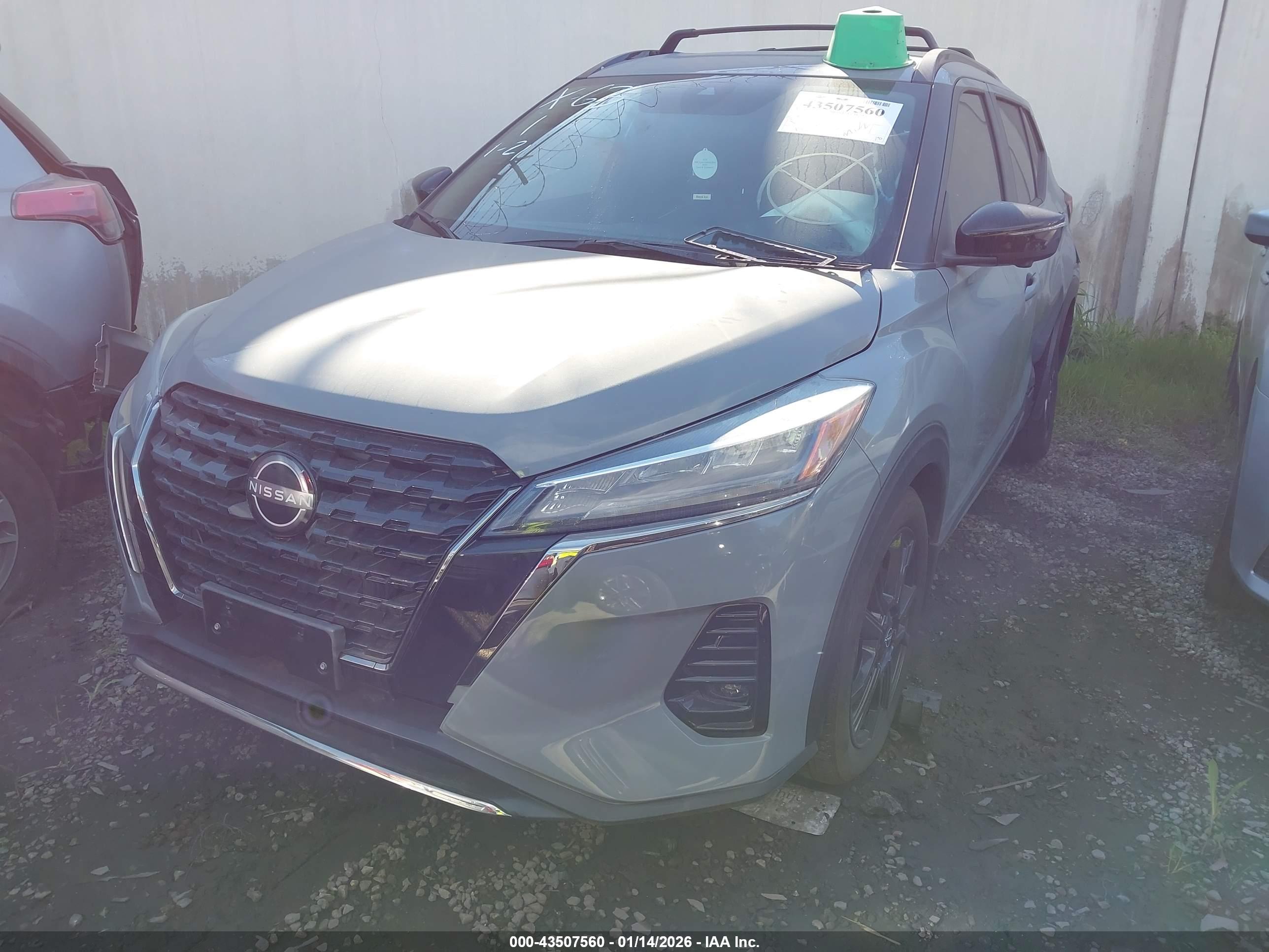 NISSAN KICKS image 2