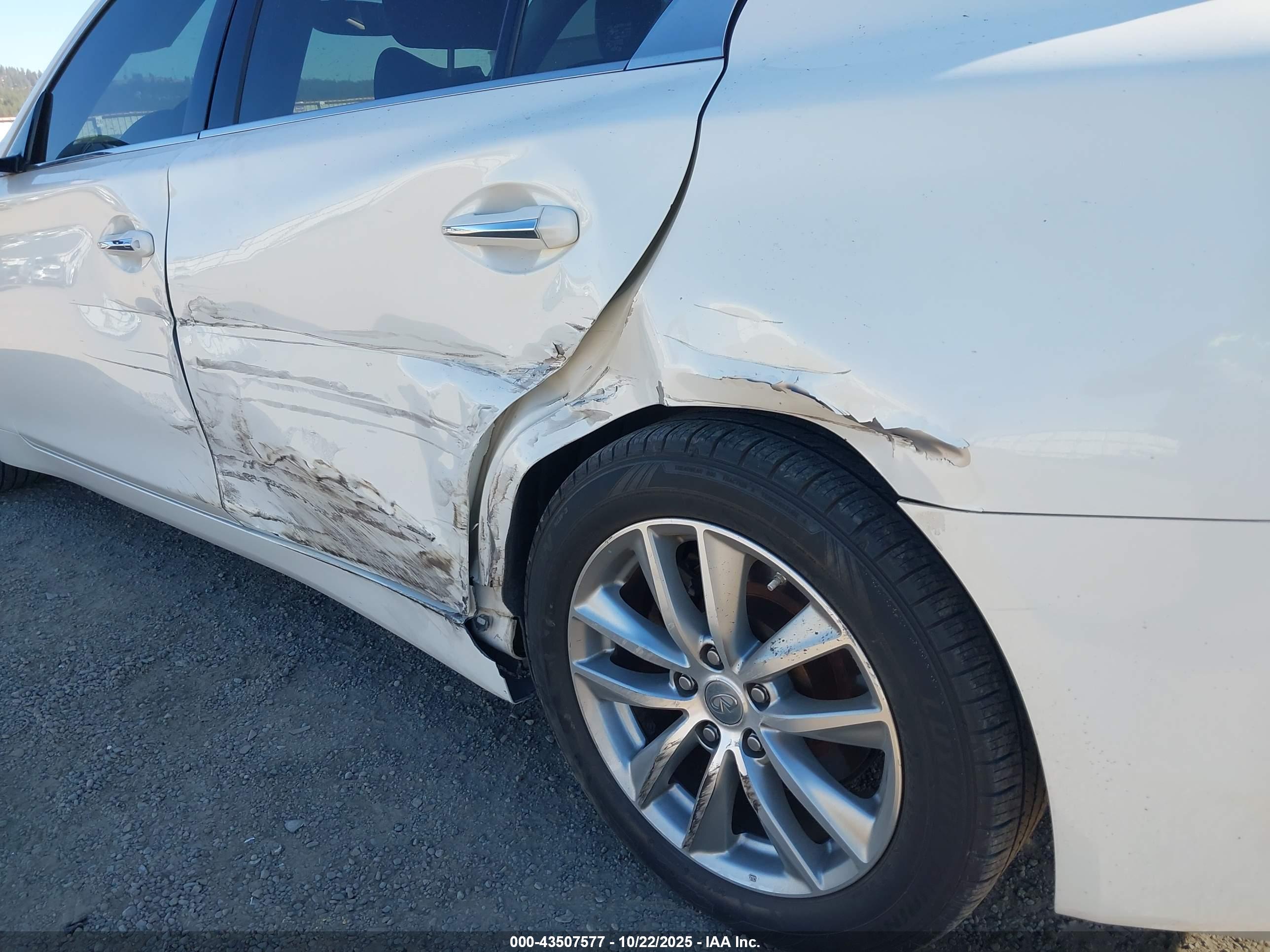 INFINITI Q50 image 6
