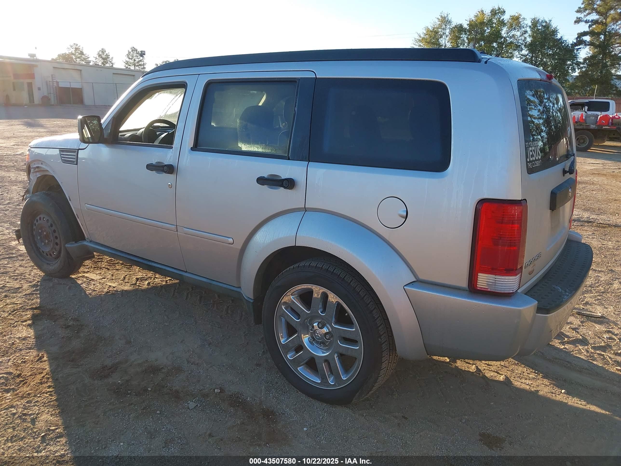 DODGE NITRO image 3