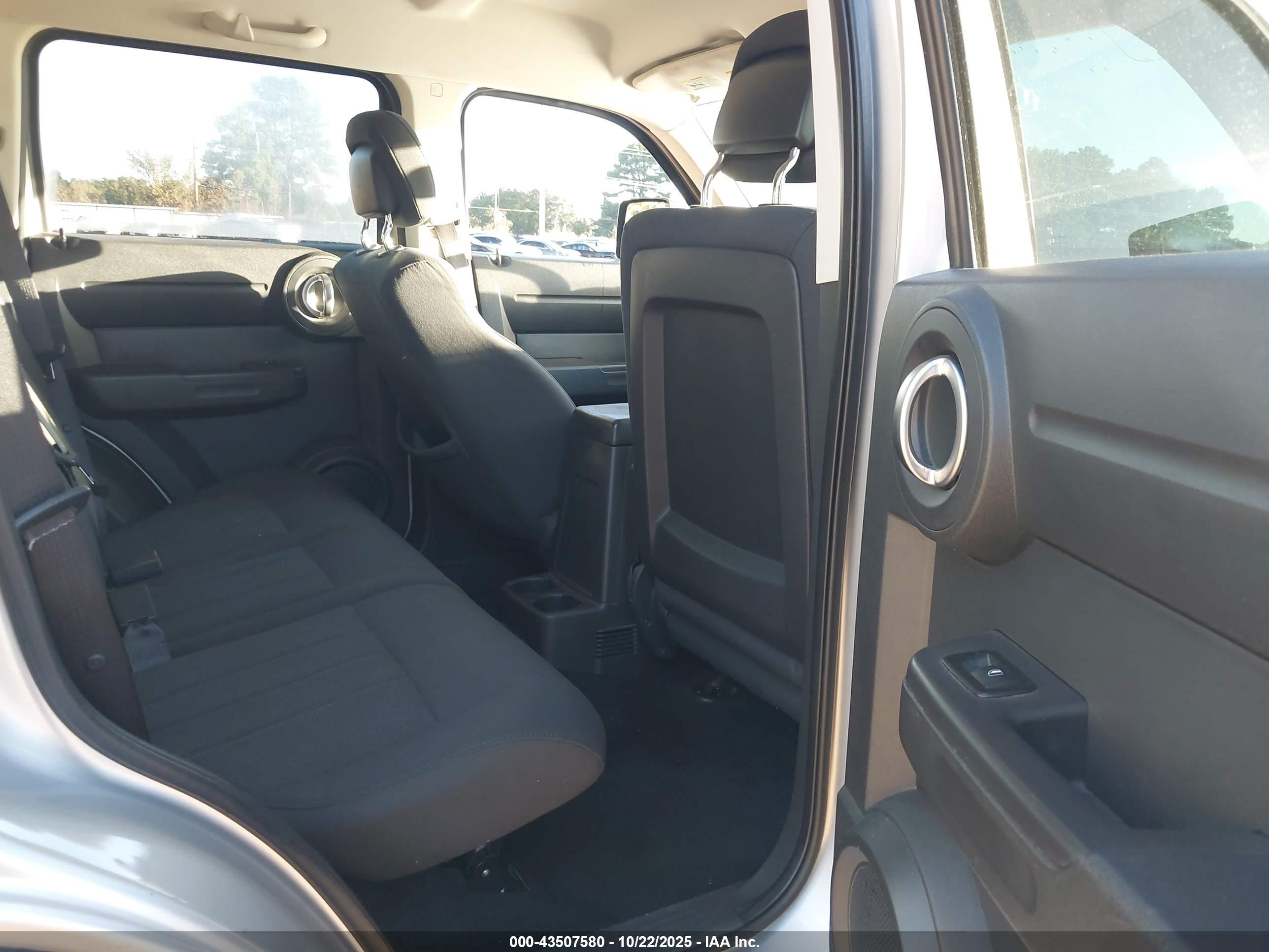 DODGE NITRO image 8