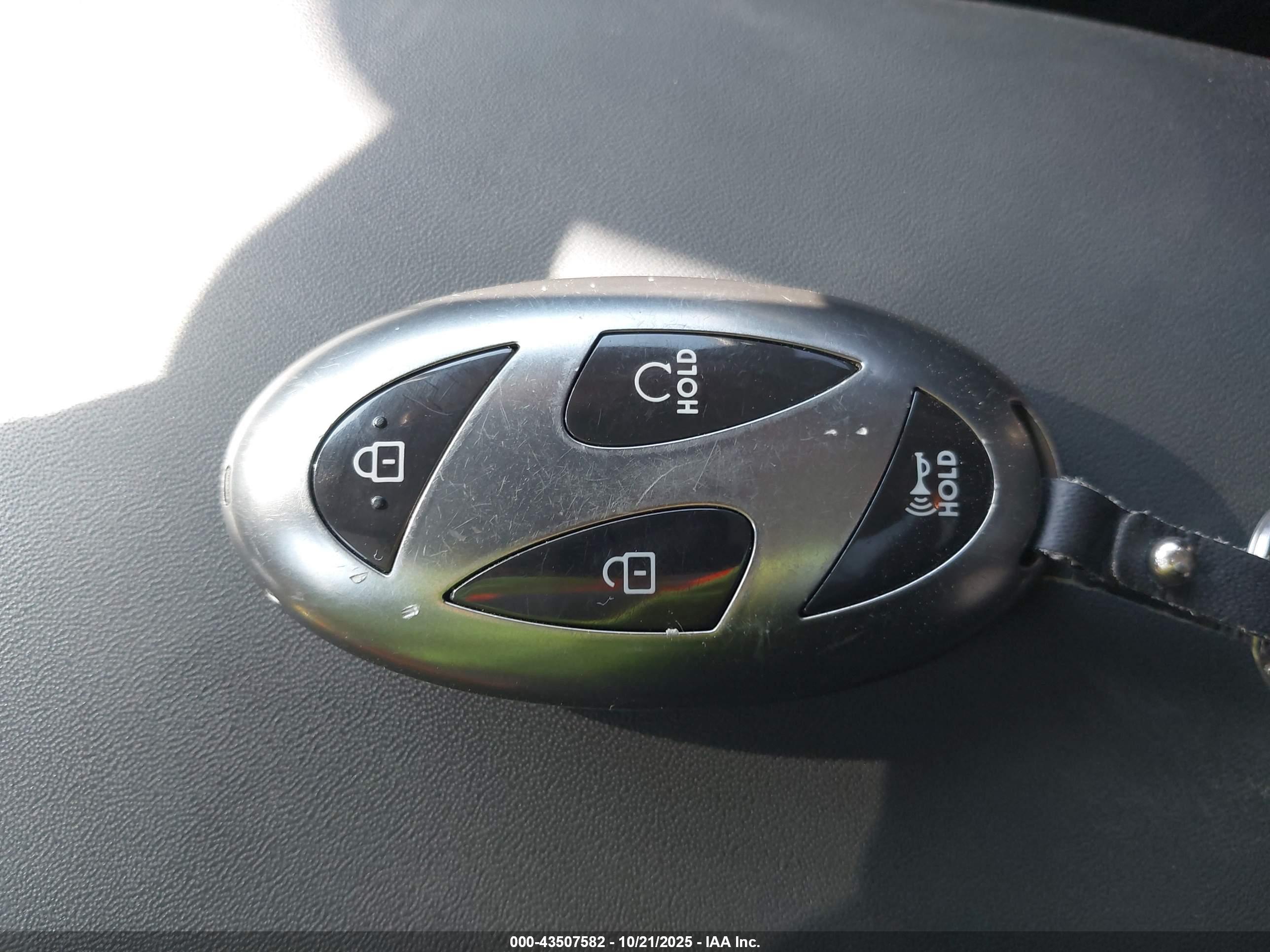 HYUNDAI KONA image 11