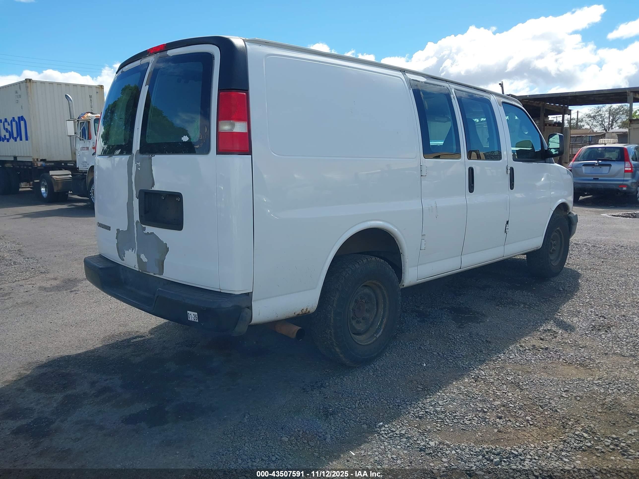 CHEVROLET EXPRESS image 4