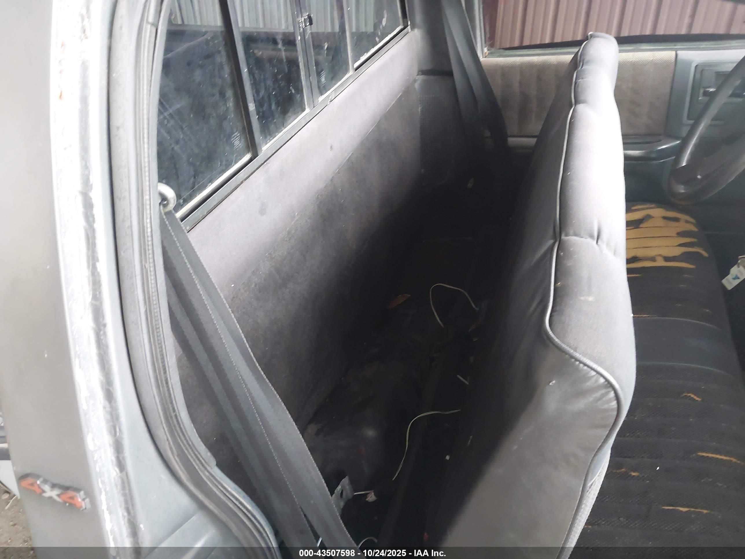 CHEVROLET S image 8