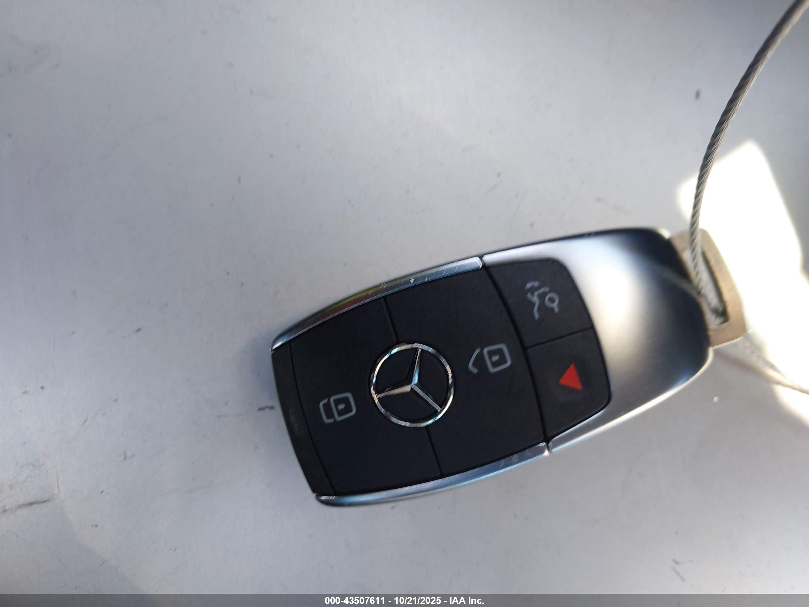 MERCEDES-BENZ CLA image 11
