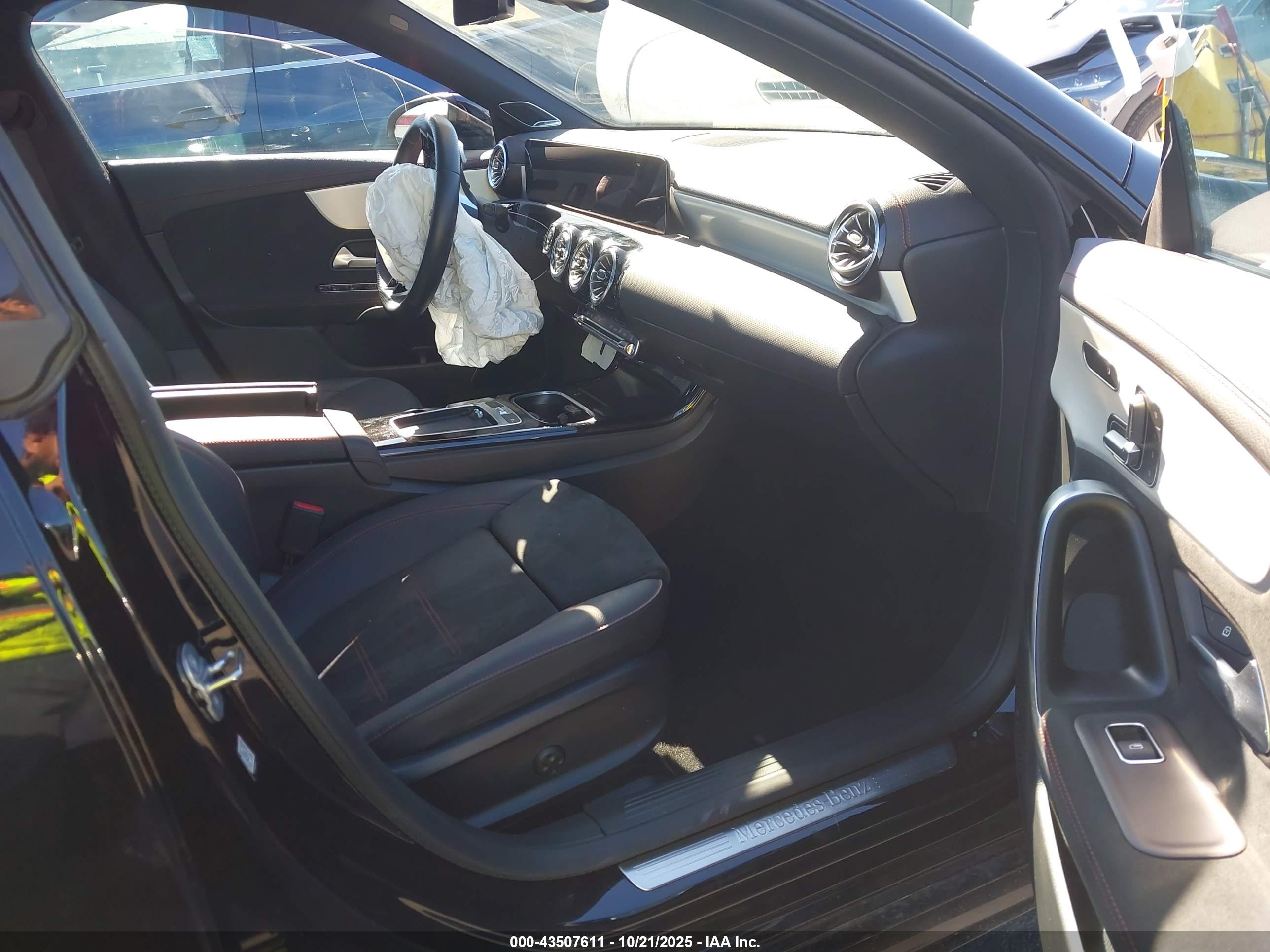 MERCEDES-BENZ CLA image 5